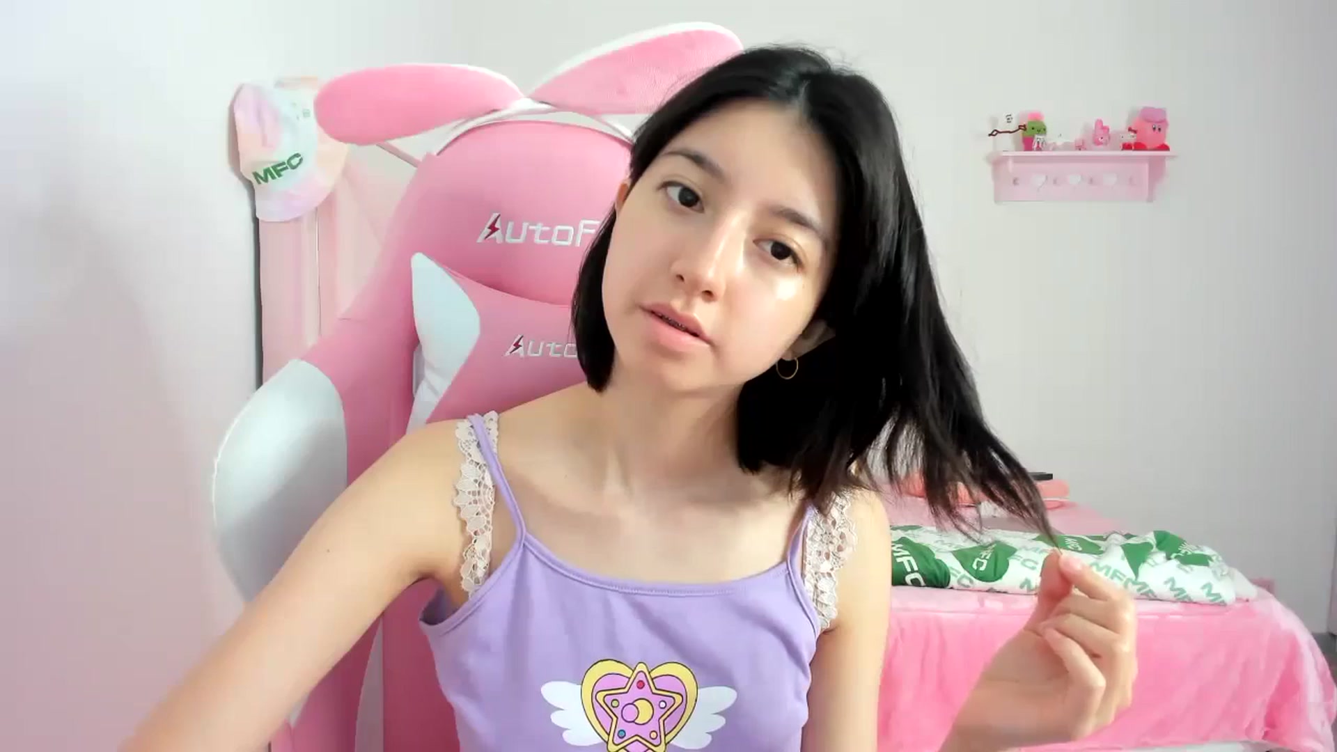 Gallery image thumbnail from Cherrycute666's myfreecams stream on, 02/07/2024, 15:47 image 2 of 20