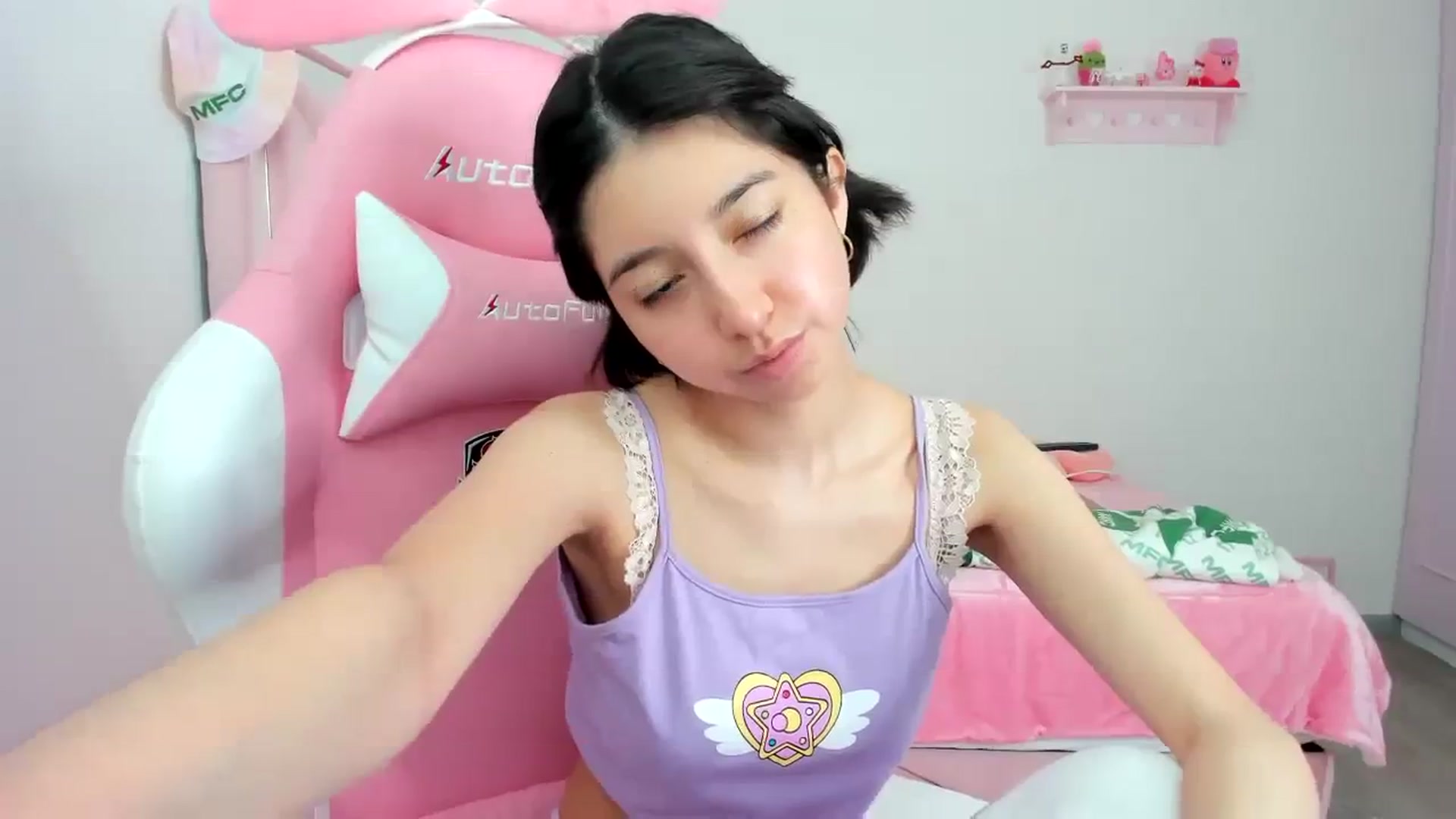 Gallery image thumbnail from Cherrycute666's myfreecams stream on, 02/07/2024, 16:21 image 12 of 20