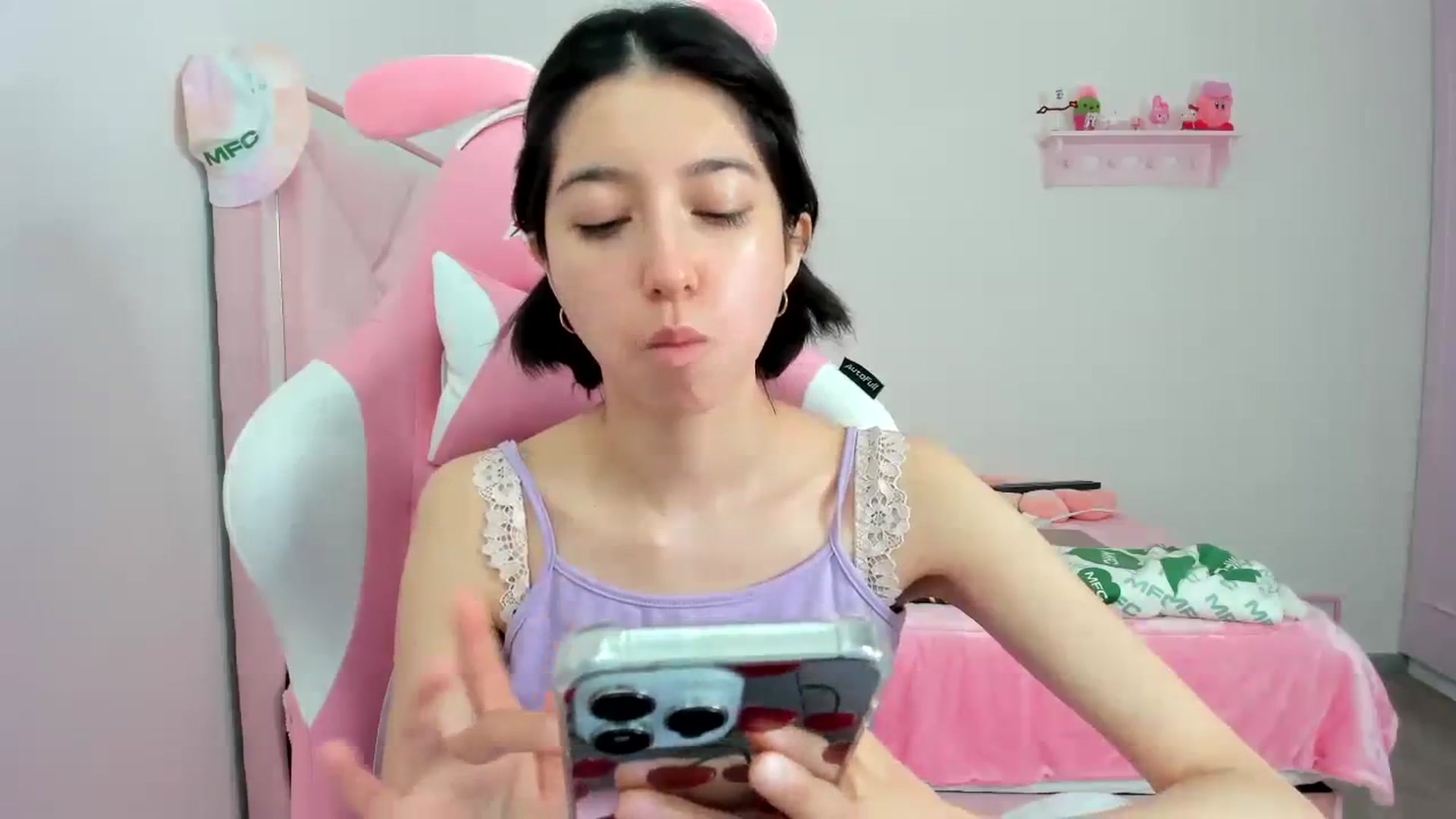 Gallery image thumbnail from Cherrycute666's myfreecams stream on, 02/07/2024, 16:21 image 4 of 20