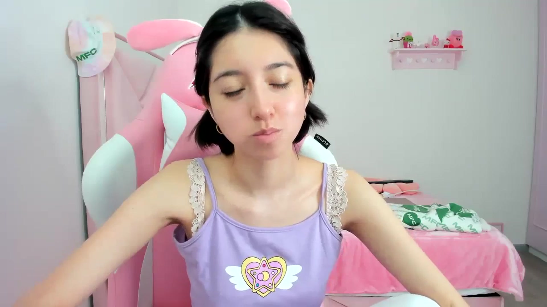 Gallery image thumbnail from Cherrycute666's myfreecams stream on, 02/07/2024, 16:21 image 6 of 20