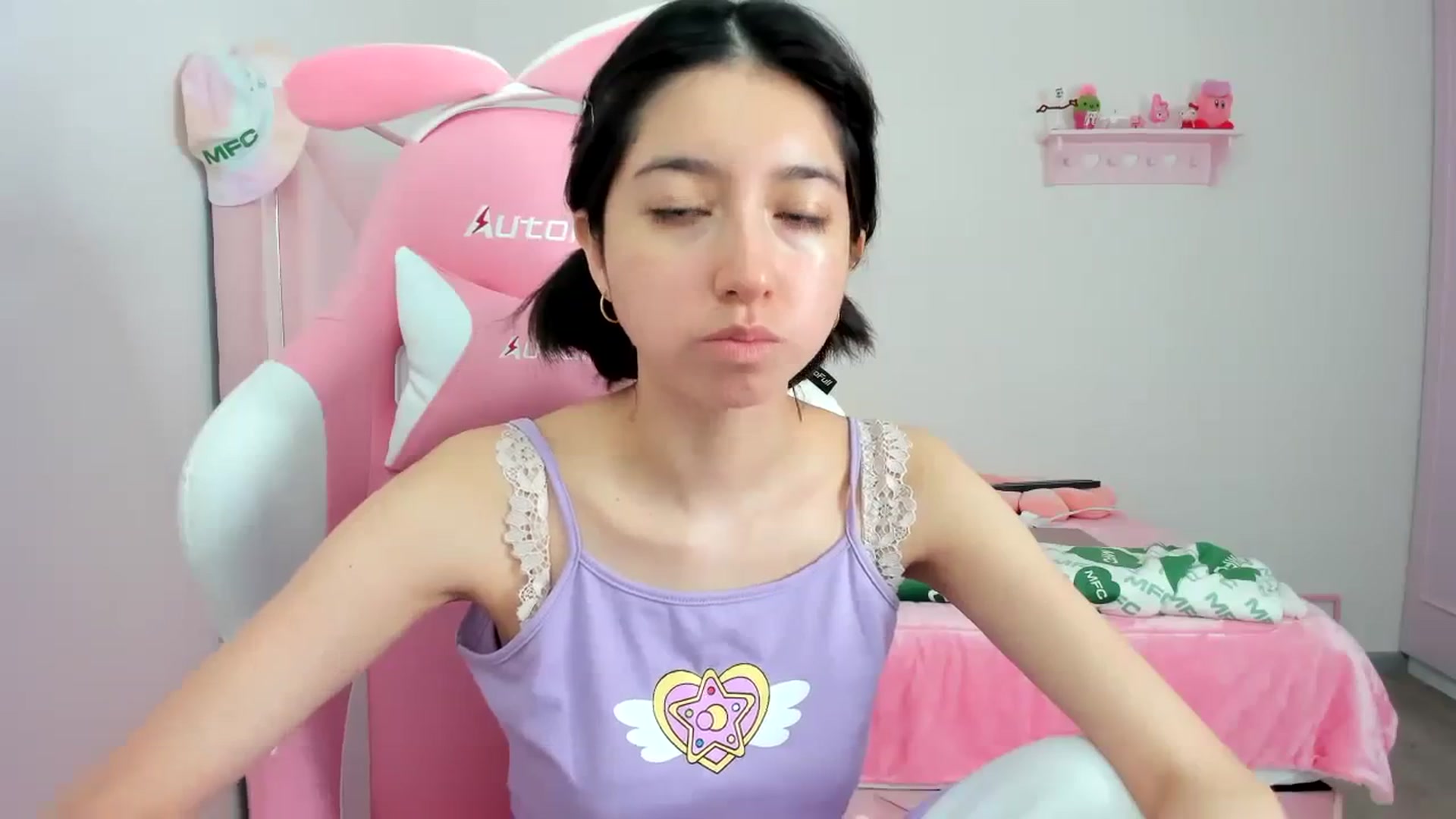 Gallery image thumbnail from Cherrycute666's myfreecams stream on, 02/07/2024, 16:21 image 3 of 20