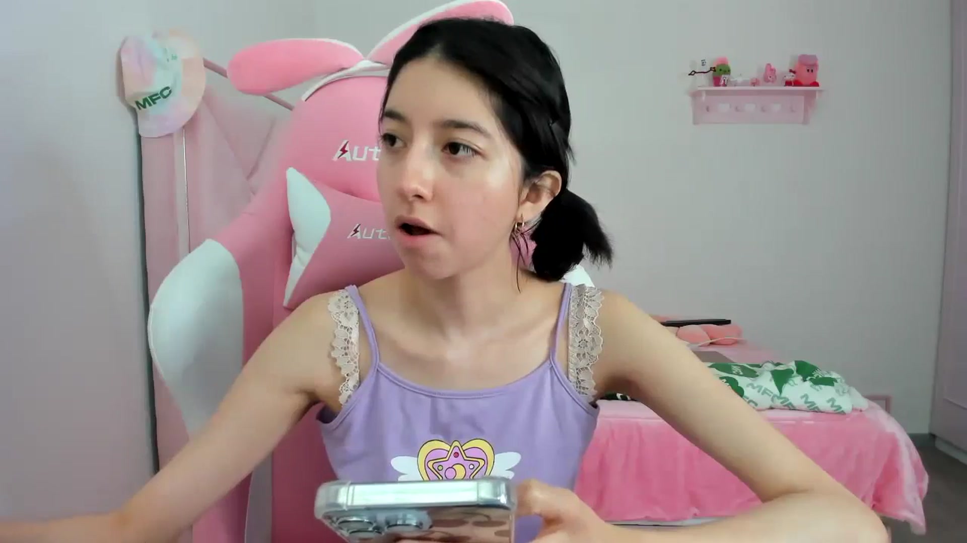Gallery image thumbnail from Cherrycute666's myfreecams stream on, 02/07/2024, 16:21 image 5 of 20