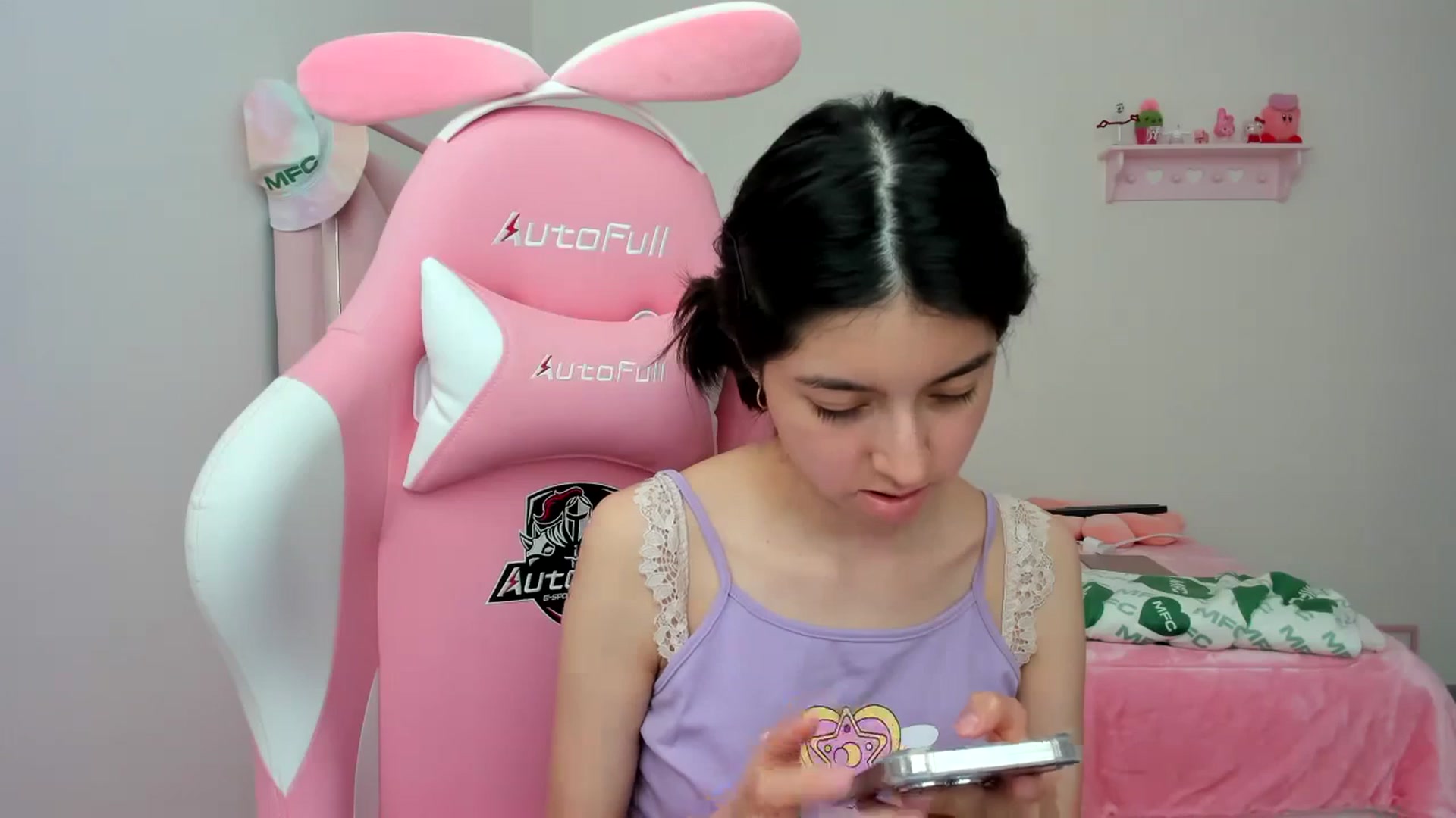 Gallery image thumbnail from Cherrycute666's myfreecams stream on, 02/07/2024, 17:41 image 2 of 20