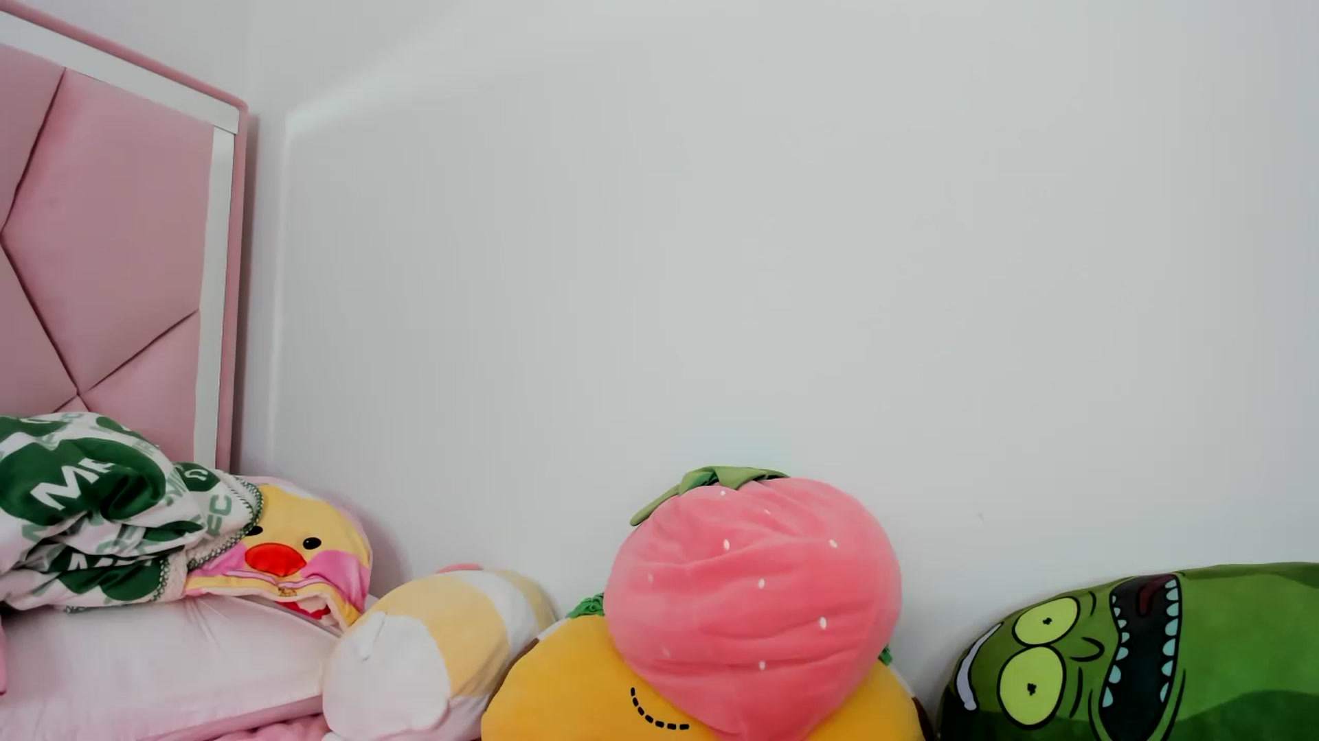 Gallery image thumbnail from Cherrycute666's myfreecams stream on, 02/08/2024, 24:02 image 12 of 20