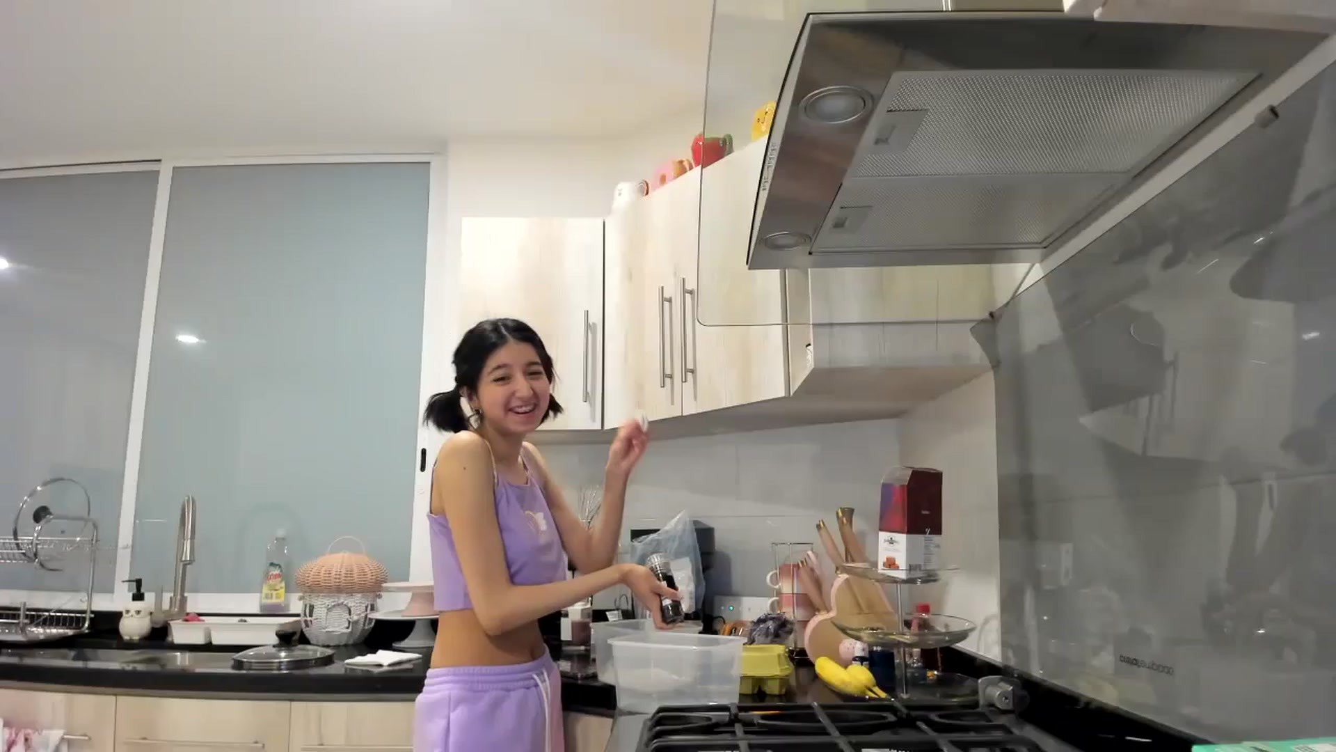 Gallery image thumbnail from Cherrycute666's myfreecams stream on, 02/08/2024, 02:35 image 1 of 20