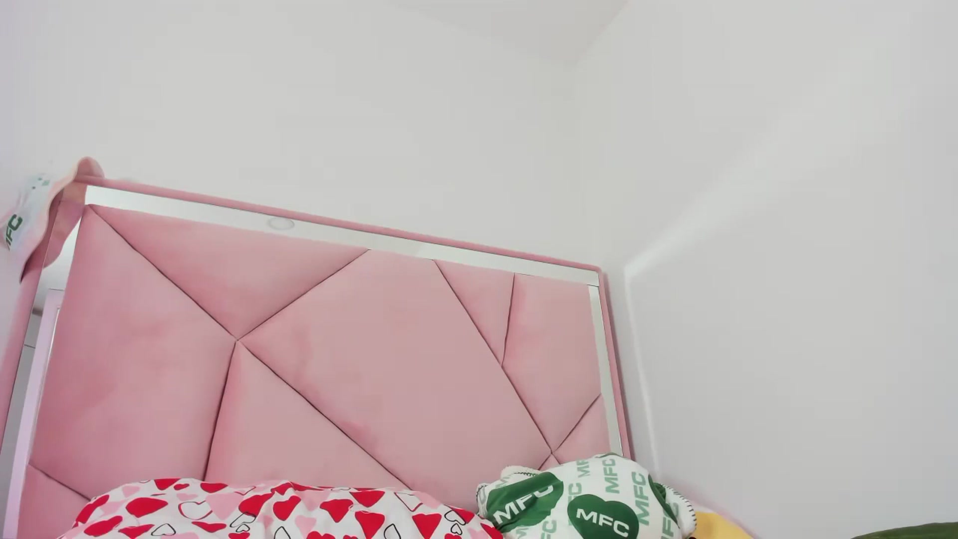 Gallery image thumbnail from Cherrycute666's myfreecams stream on, 02/08/2024, 07:44 image 13 of 20
