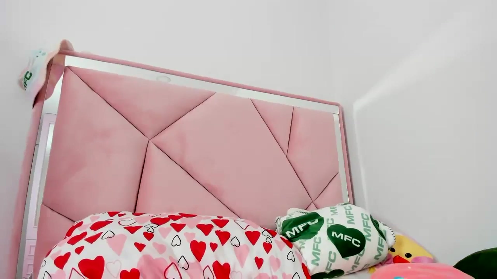 Gallery image thumbnail from Cherrycute666's myfreecams stream on, 02/08/2024, 07:44 image 11 of 20