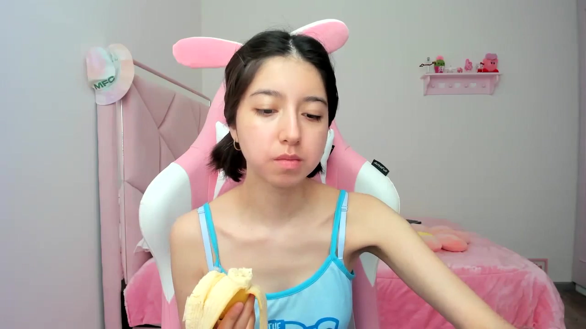 Gallery image thumbnail from Cherrycute666's myfreecams stream on, 02/08/2024, 19:57 image 14 of 20