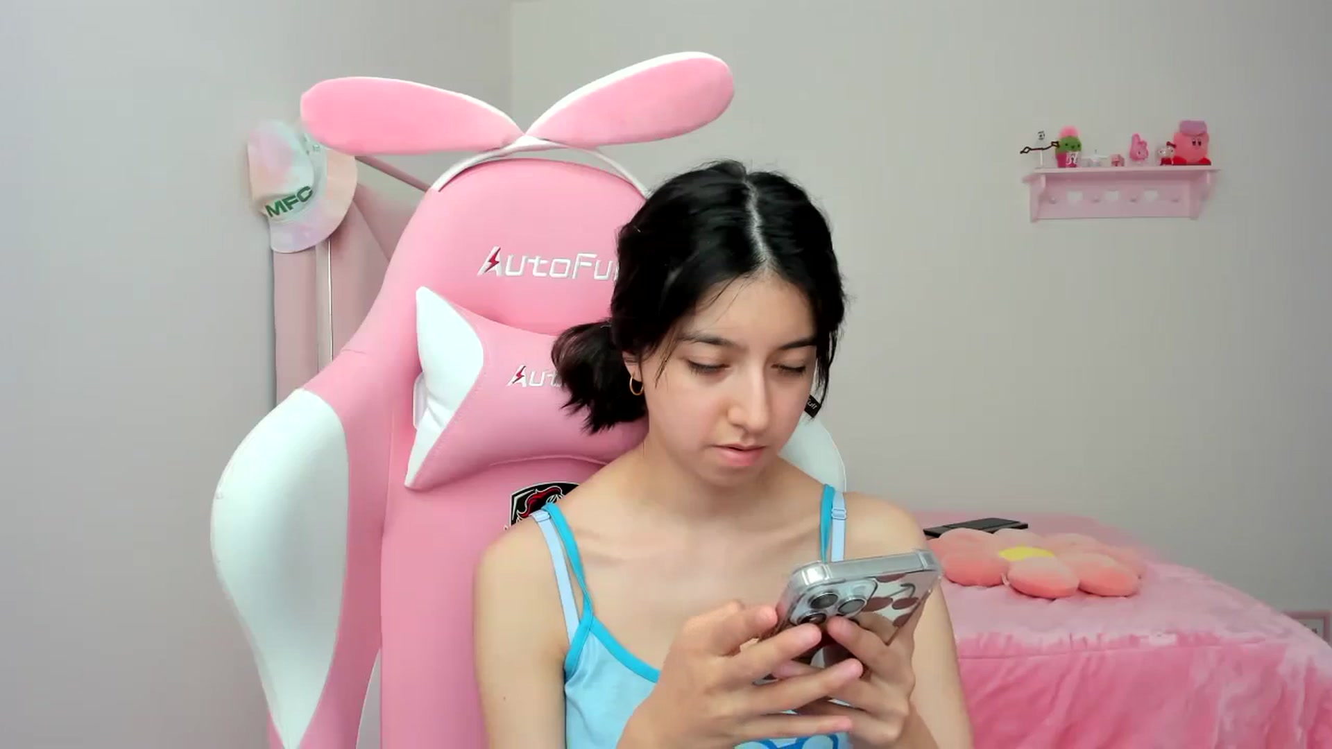 Gallery image thumbnail from Cherrycute666's myfreecams stream on, 02/08/2024, 22:34 image 17 of 20