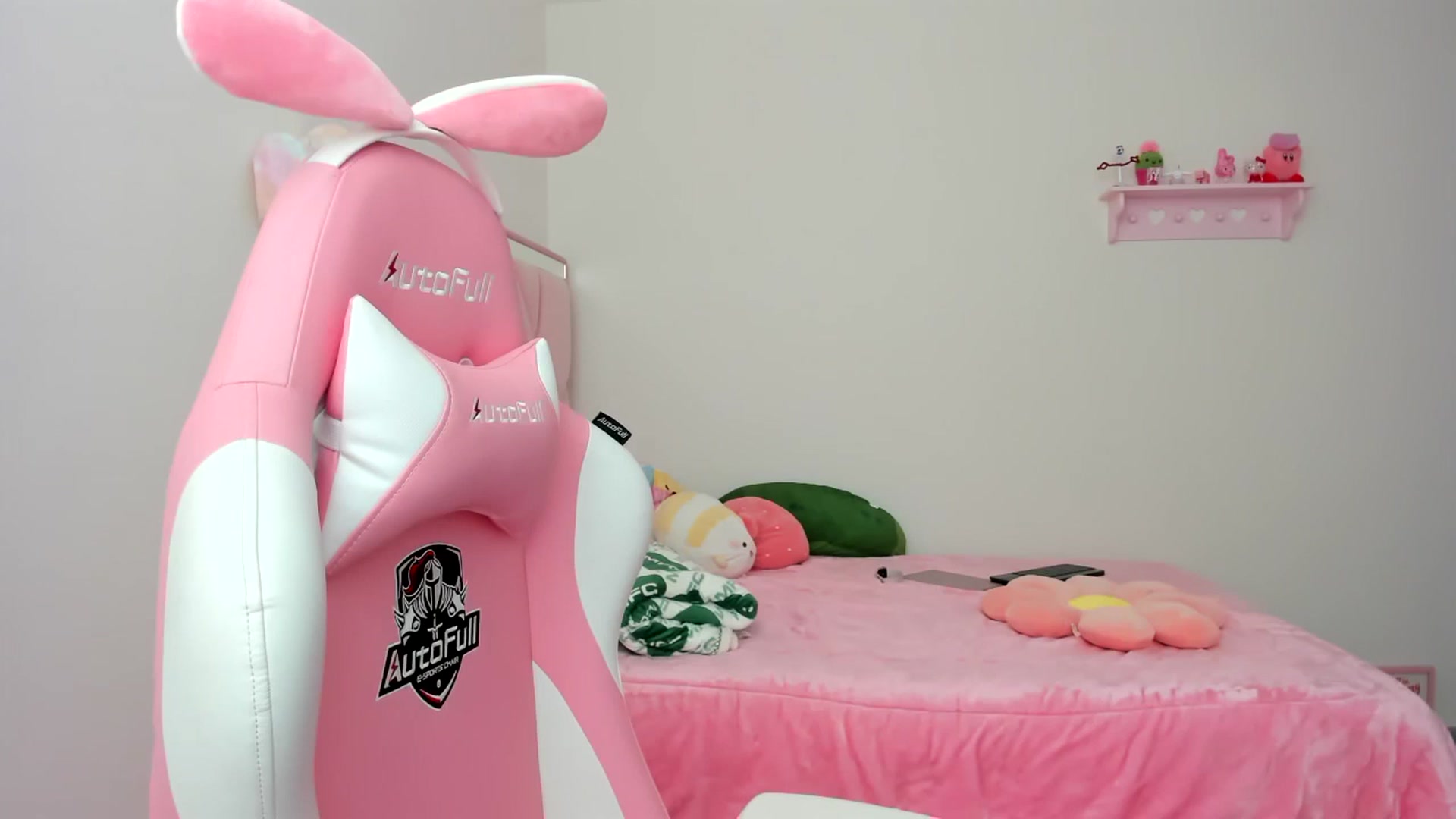 Gallery image thumbnail from Cherrycute666's myfreecams stream on, 02/08/2024, 22:34 image 15 of 20