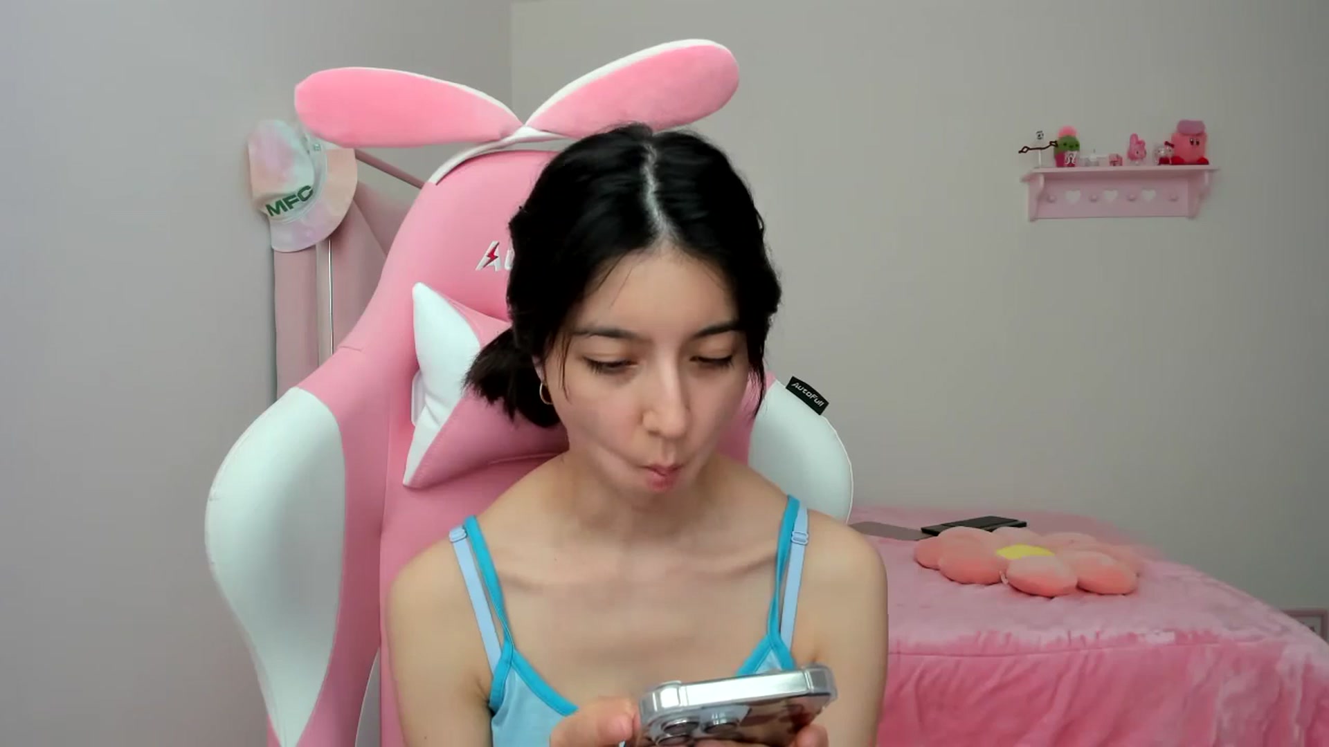 Gallery image thumbnail from Cherrycute666's myfreecams stream on, 02/08/2024, 22:34 image 16 of 20