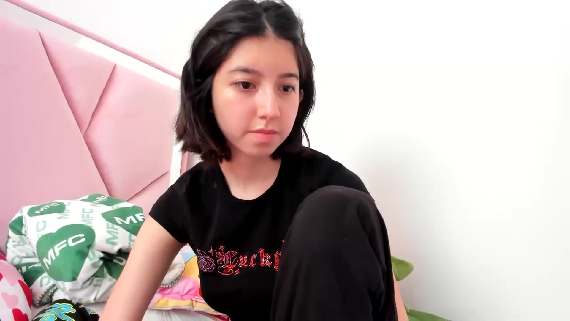 Gallery image thumbnail from Cherrycute666's myfreecams stream on, 02/09/2024, 20:42 image 15 of 20