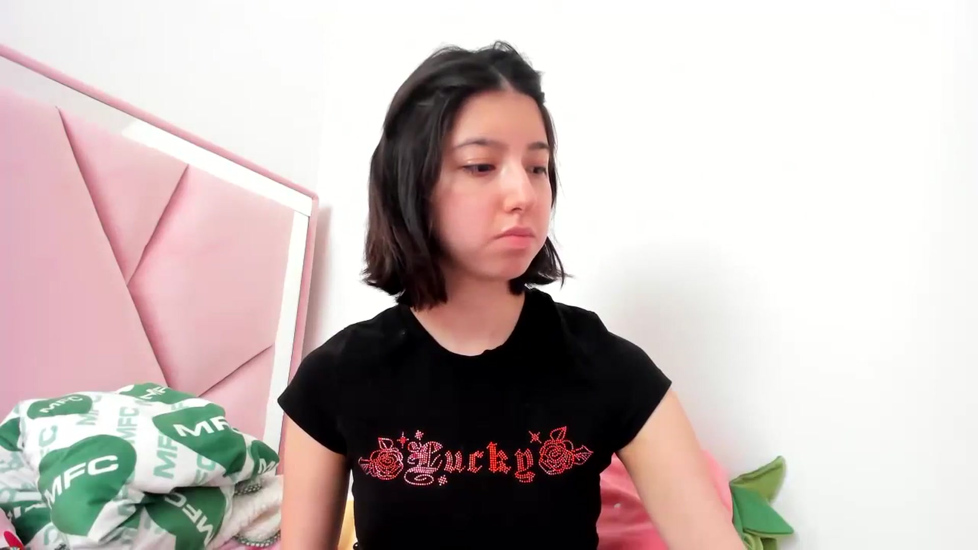 Gallery image thumbnail from Cherrycute666's myfreecams stream on, 02/09/2024, 20:42 image 4 of 20