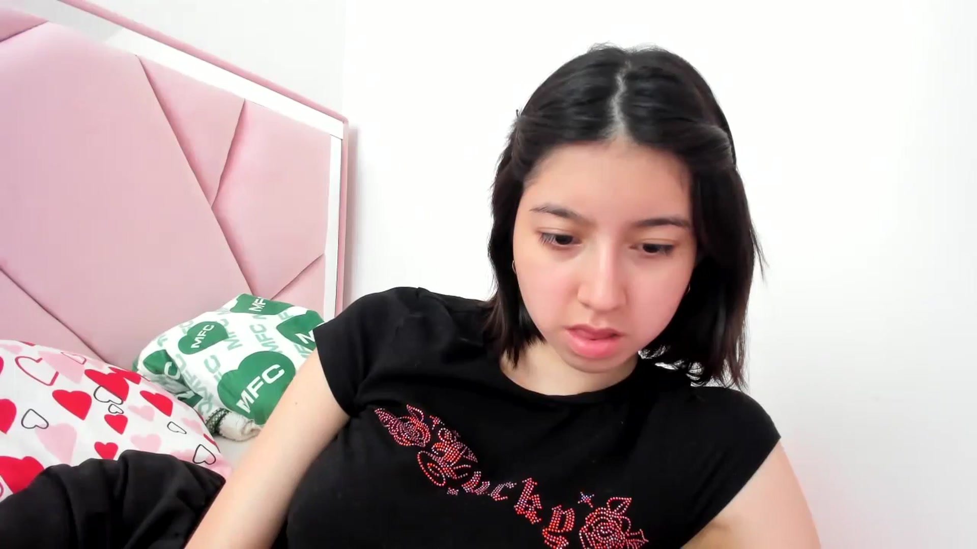 Gallery image thumbnail from Cherrycute666's myfreecams stream on, 02/09/2024, 22:34 image 4 of 20