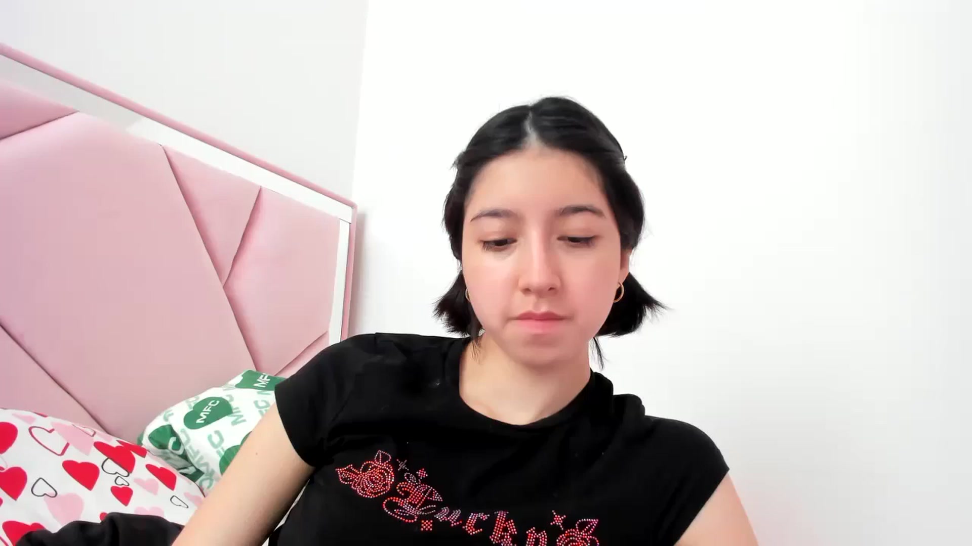 Gallery image thumbnail from Cherrycute666's myfreecams stream on, 02/09/2024, 22:34 image 1 of 20