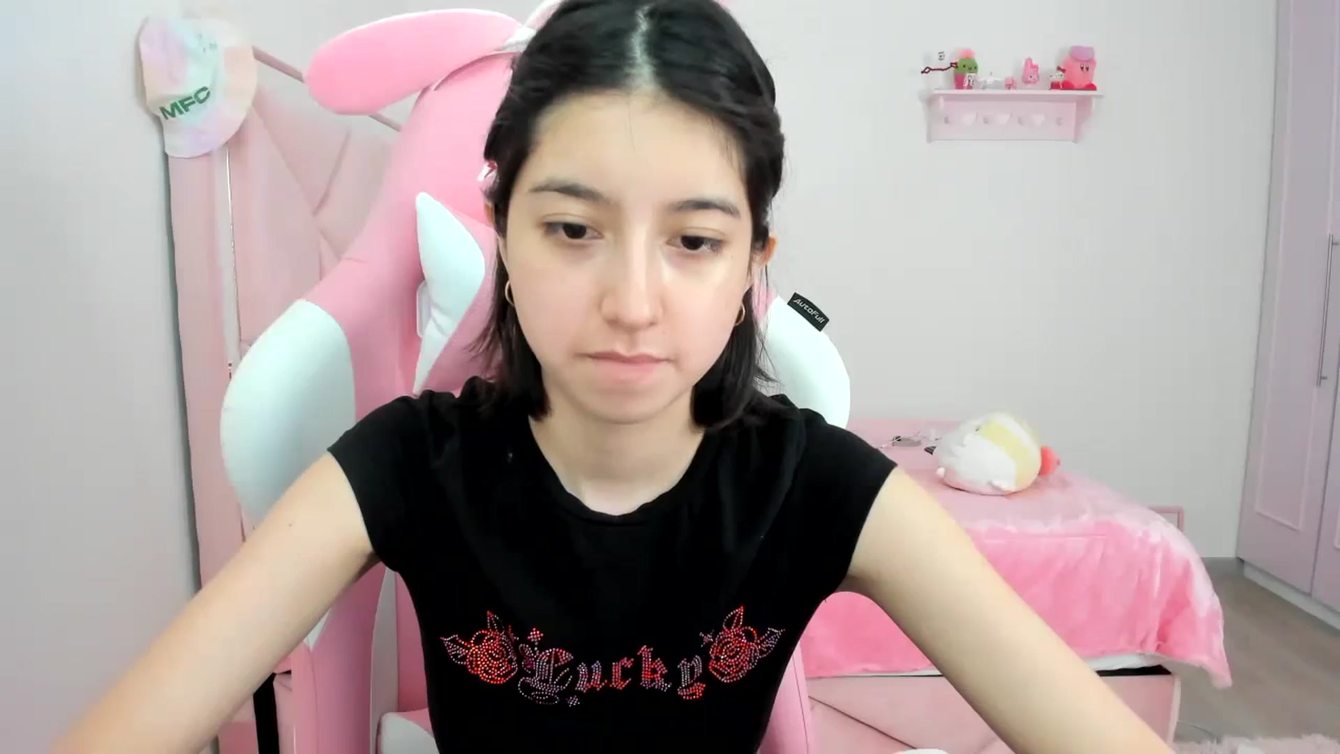 Gallery image thumbnail from Cherrycute666's myfreecams stream on, 02/10/2024, 24:01 image 14 of 20