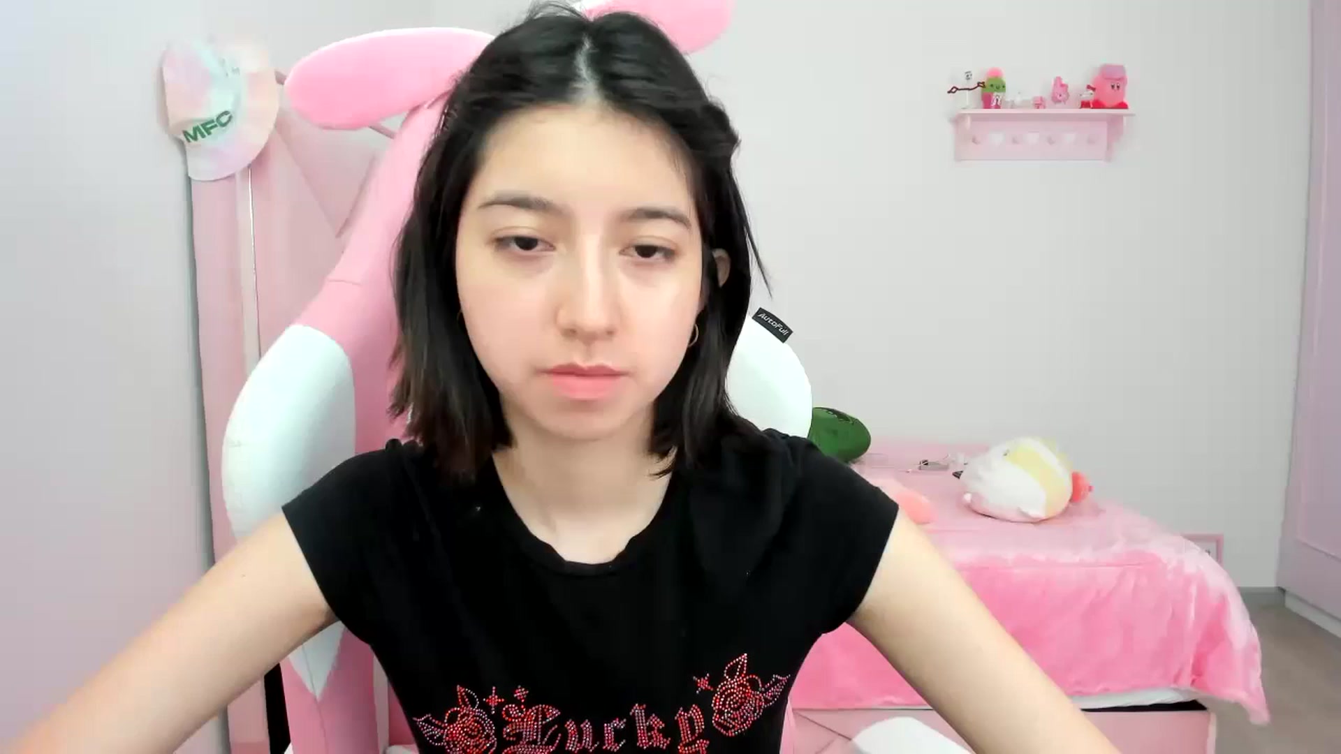 Gallery image thumbnail from Cherrycute666's myfreecams stream on, 02/10/2024, 24:01 image 1 of 20