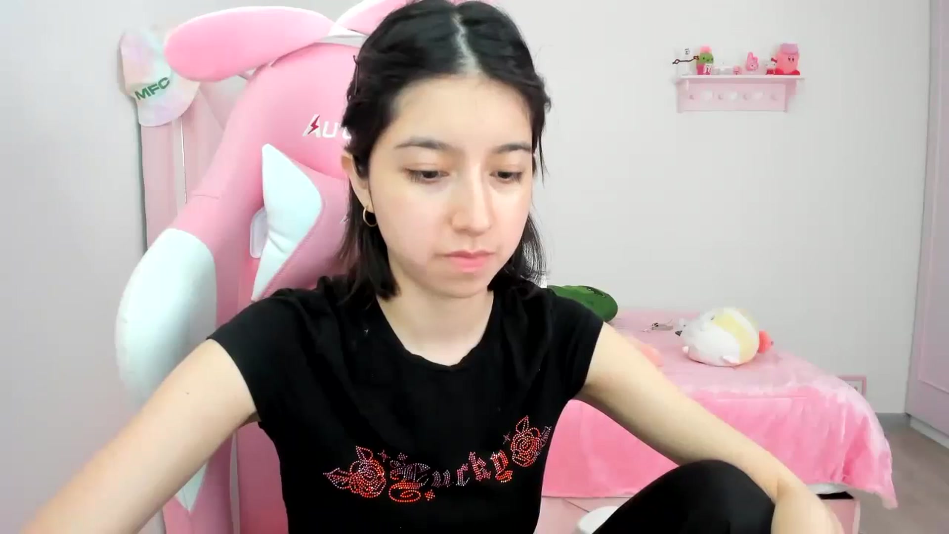 Gallery image thumbnail from Cherrycute666's myfreecams stream on, 02/10/2024, 24:01 image 11 of 20