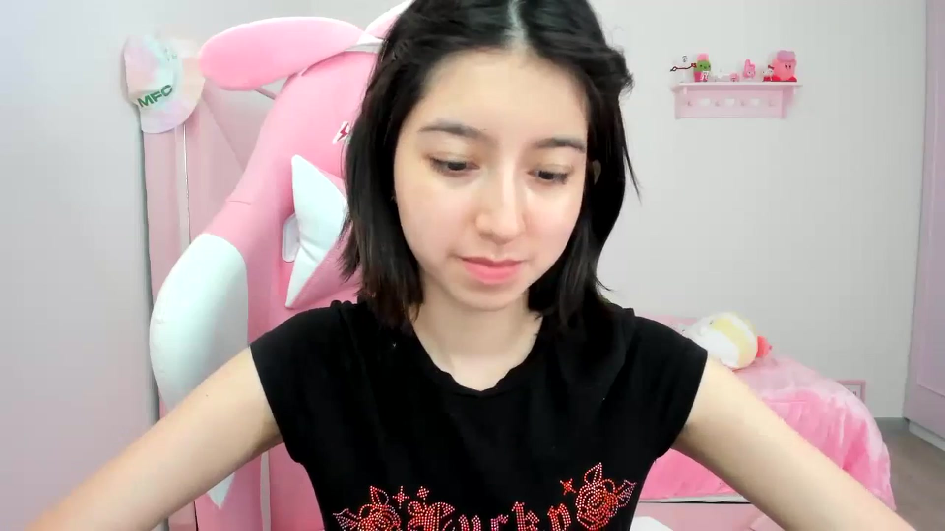 Gallery image thumbnail from Cherrycute666's myfreecams stream on, 02/10/2024, 24:01 image 2 of 20