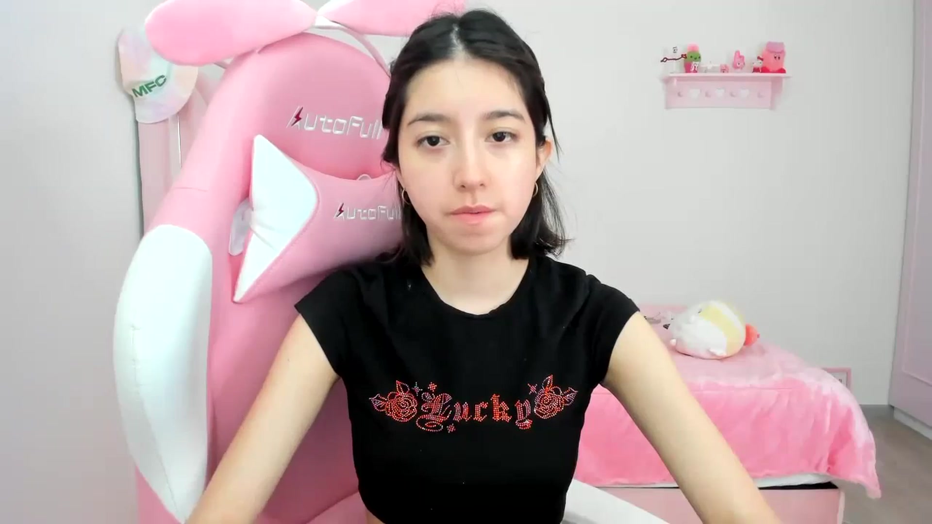 Gallery image thumbnail from Cherrycute666's myfreecams stream on, 02/10/2024, 24:01 image 9 of 20