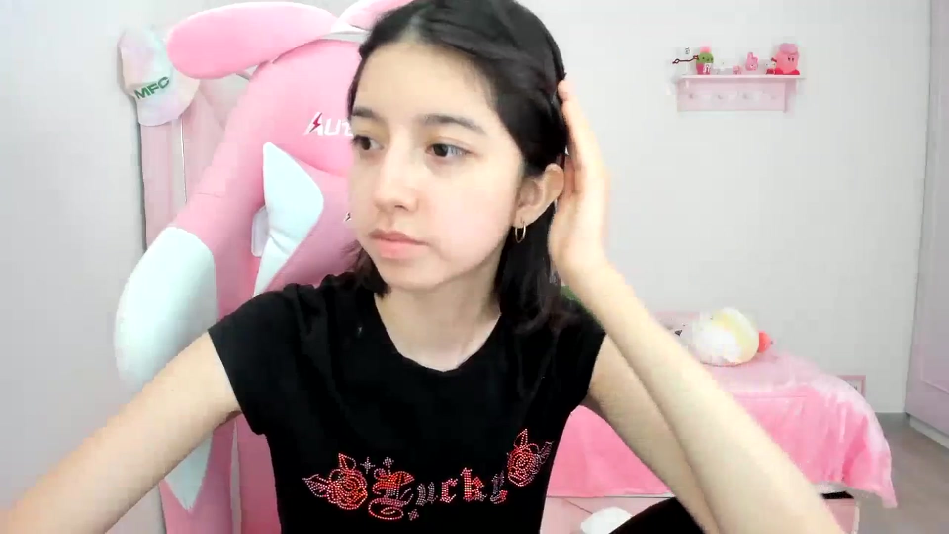 Gallery image thumbnail from Cherrycute666's myfreecams stream on, 02/10/2024, 24:01 image 12 of 20