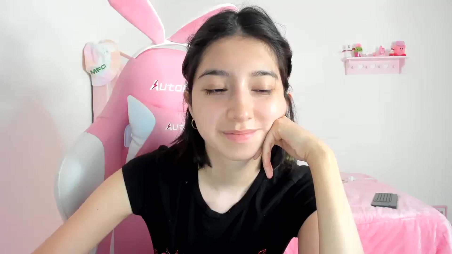 Gallery image thumbnail from Cherrycute666's myfreecams stream on, 02/10/2024, 02:48 image 2 of 20