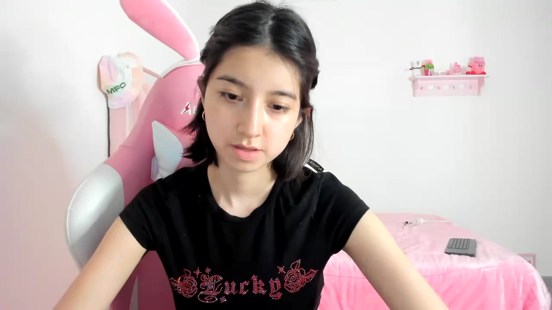 Gallery image thumbnail from Cherrycute666's myfreecams stream on, 02/10/2024, 02:48 image 6 of 20