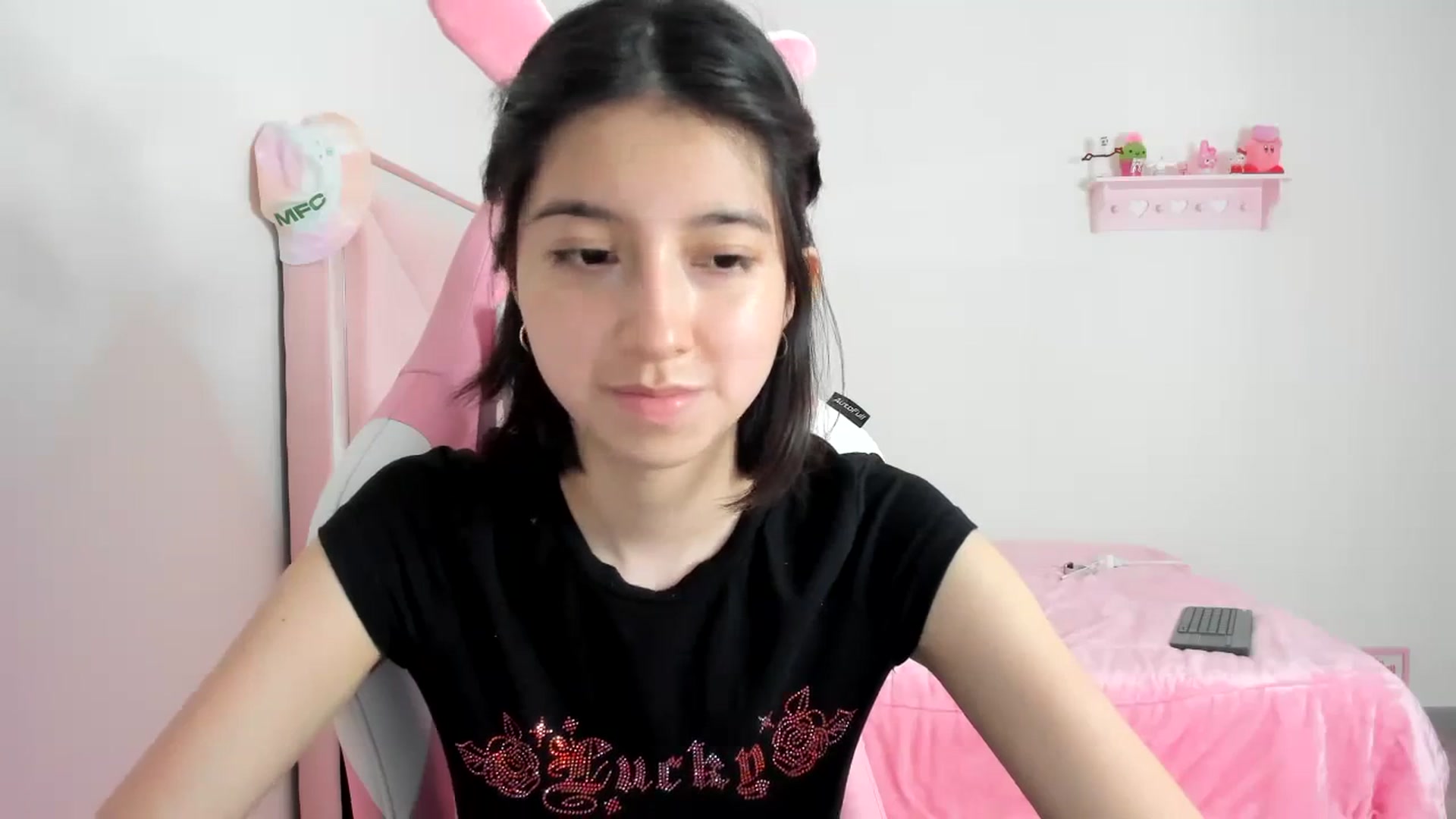 Gallery image thumbnail from Cherrycute666's myfreecams stream on, 02/10/2024, 02:48 image 17 of 20