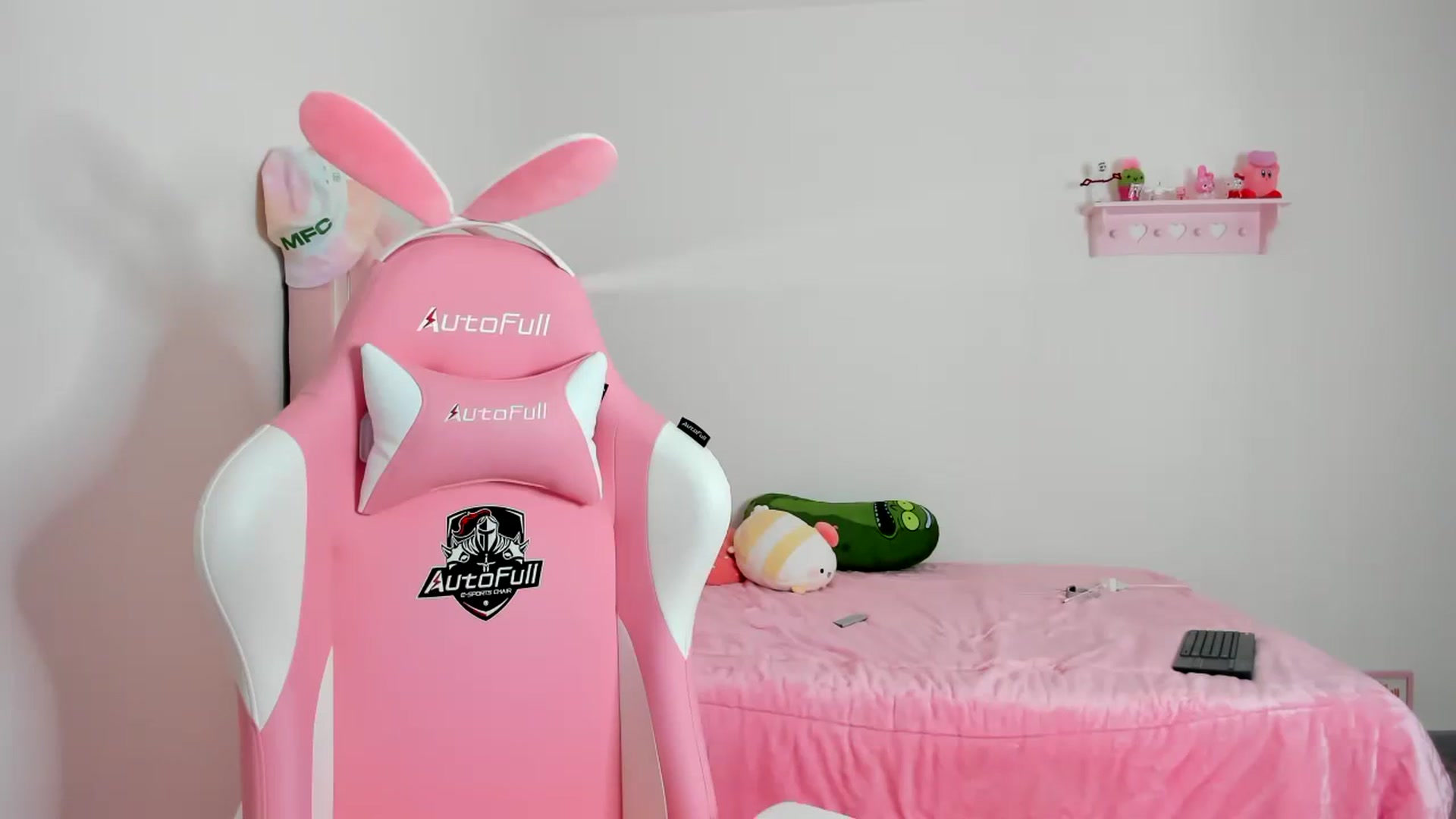 Gallery image thumbnail from Cherrycute666's myfreecams stream on, 02/10/2024, 02:48 image 7 of 20