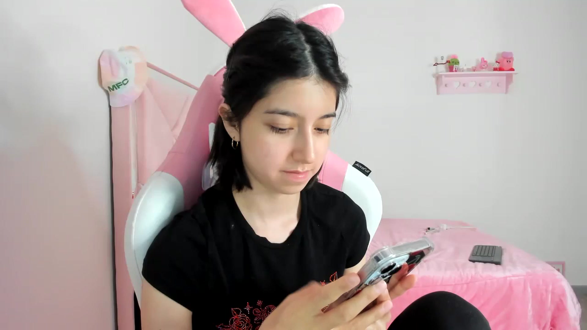 Gallery image thumbnail from Cherrycute666's myfreecams stream on, 02/10/2024, 02:48 image 13 of 20