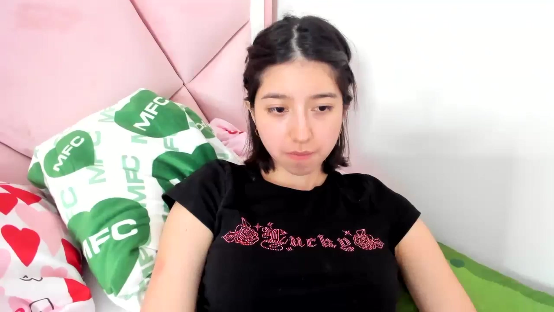 Gallery image thumbnail from Cherrycute666's myfreecams stream on, 02/10/2024, 07:23 image 7 of 20