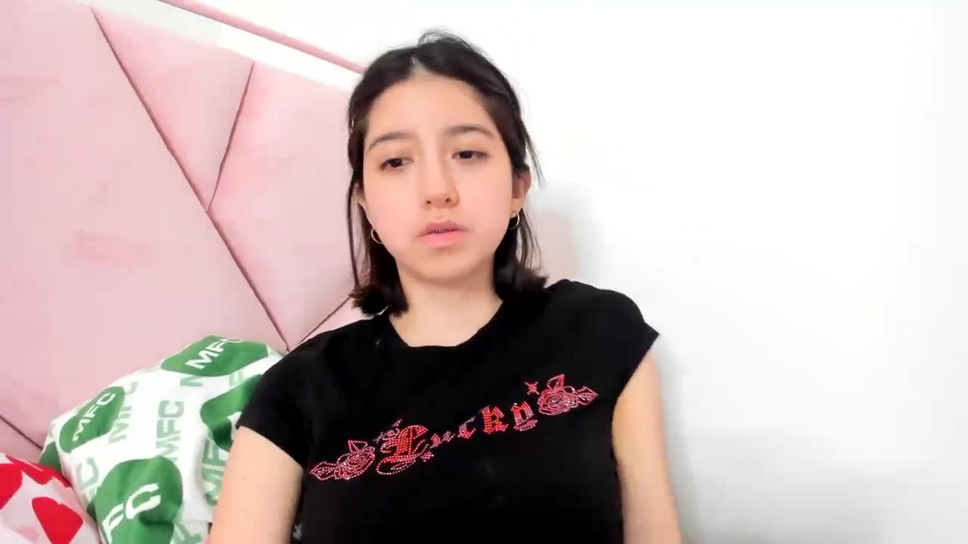 Gallery image thumbnail from Cherrycute666's myfreecams stream on, 02/10/2024, 07:23 image 13 of 20