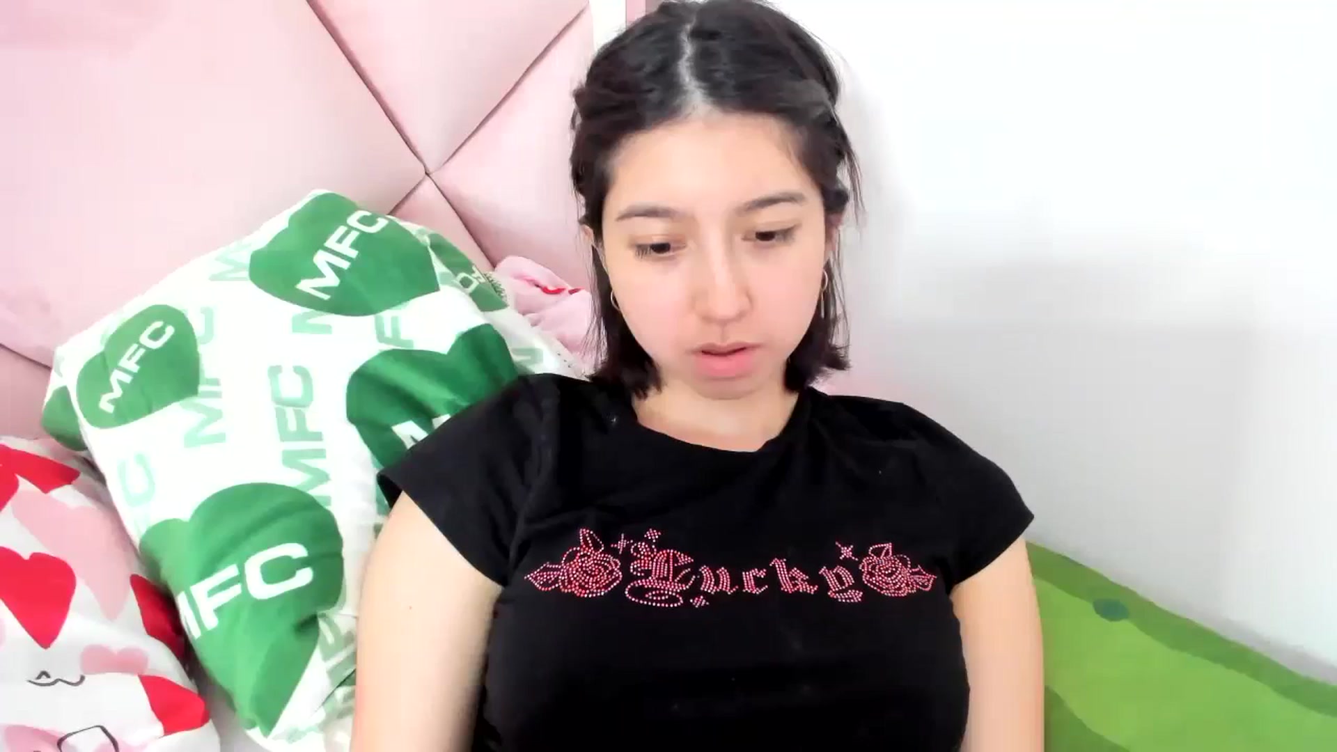Gallery image thumbnail from Cherrycute666's myfreecams stream on, 02/10/2024, 07:23 image 8 of 20