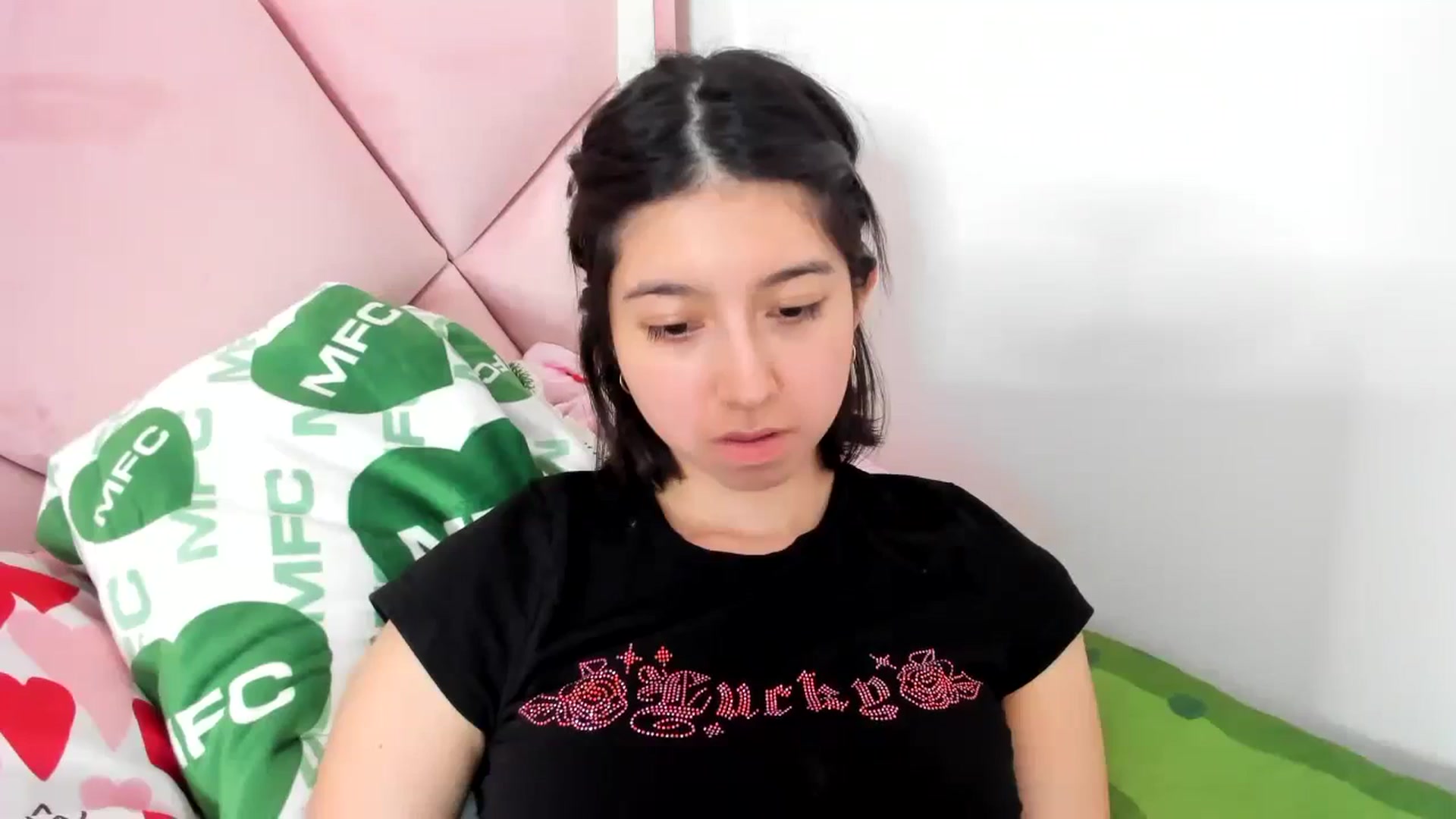 Gallery image thumbnail from Cherrycute666's myfreecams stream on, 02/10/2024, 07:23 image 5 of 20