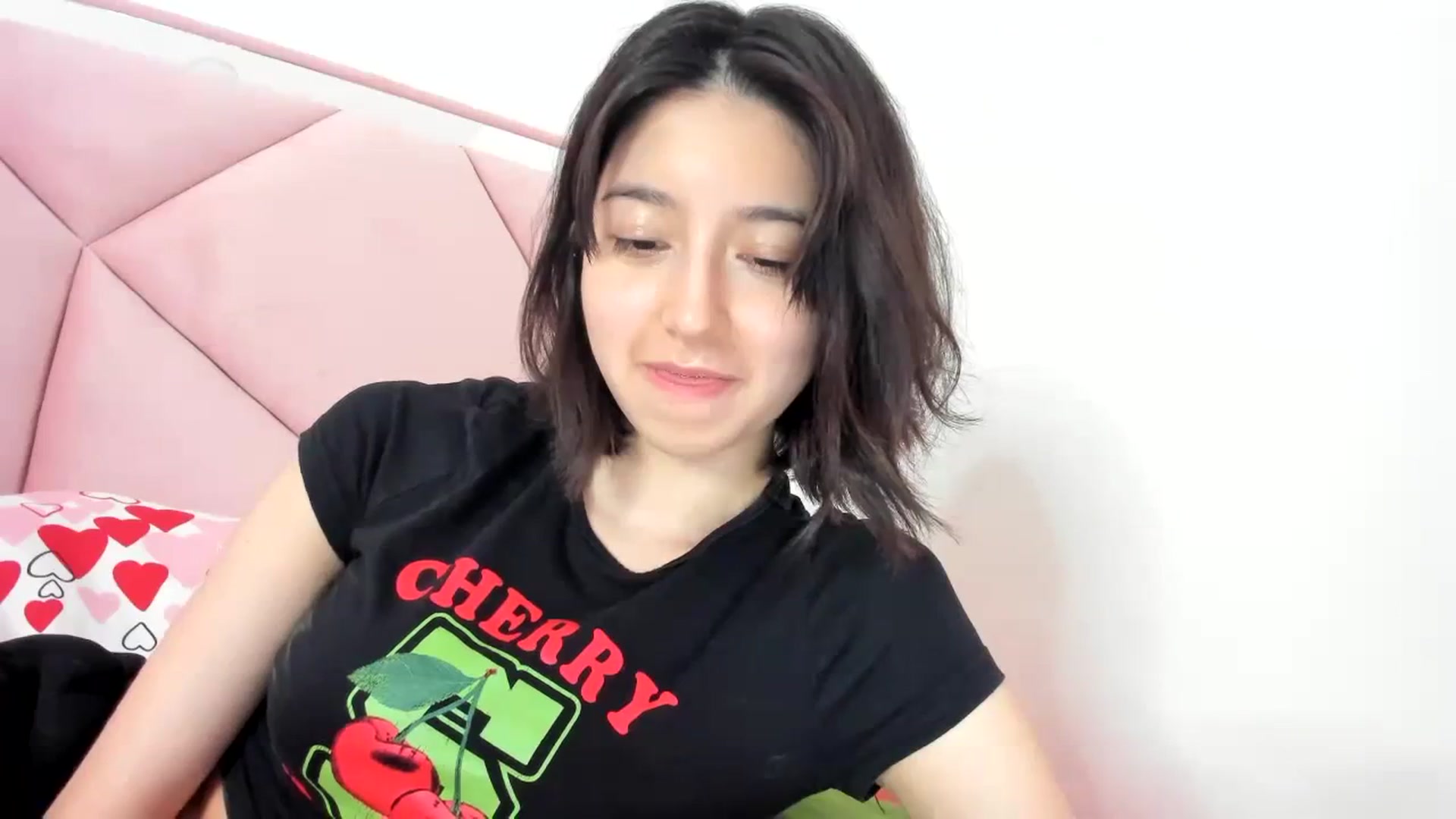 Gallery image thumbnail from Cherrycute666's myfreecams stream on, 02/10/2024, 10:48 image 20 of 20