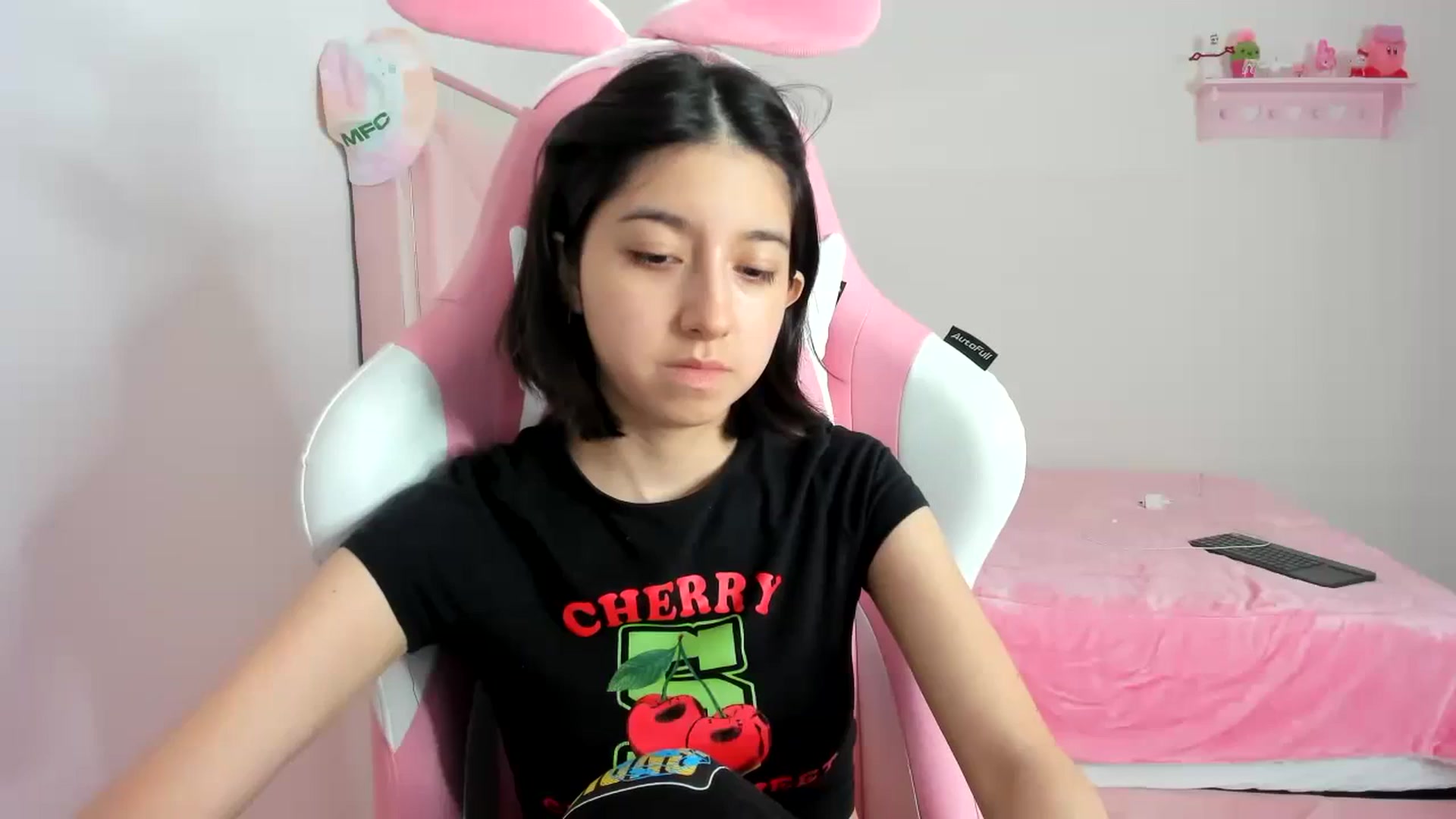 Gallery image thumbnail from Cherrycute666's myfreecams stream on, 02/11/2024, 06:17 image 20 of 20