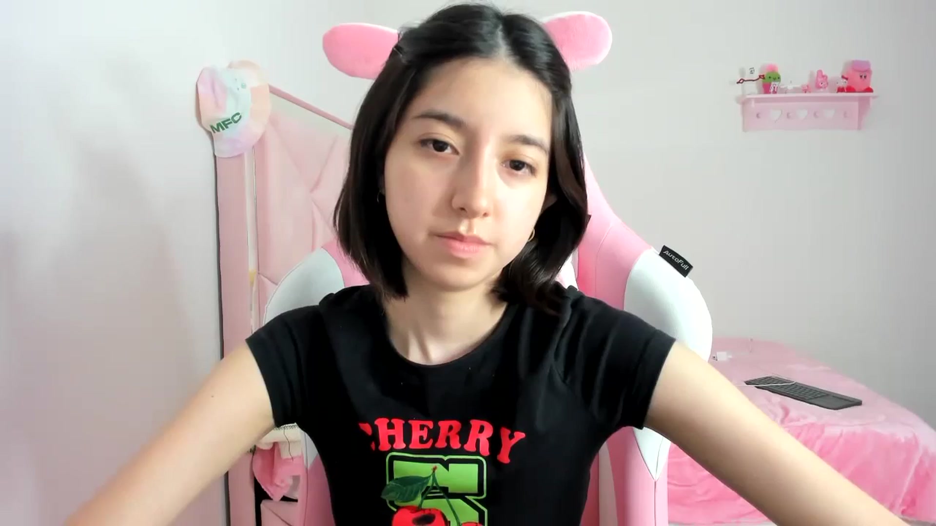 Gallery image thumbnail from Cherrycute666's myfreecams stream on, 02/11/2024, 06:17 image 2 of 20