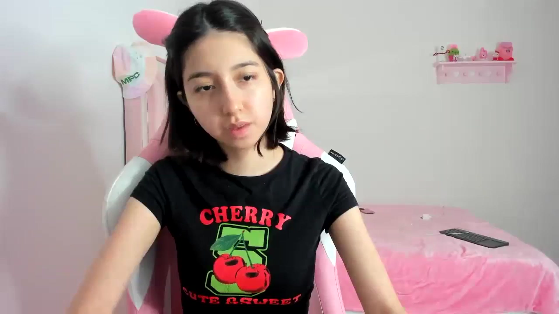 Gallery image thumbnail from Cherrycute666's myfreecams stream on, 02/11/2024, 06:17 image 13 of 20