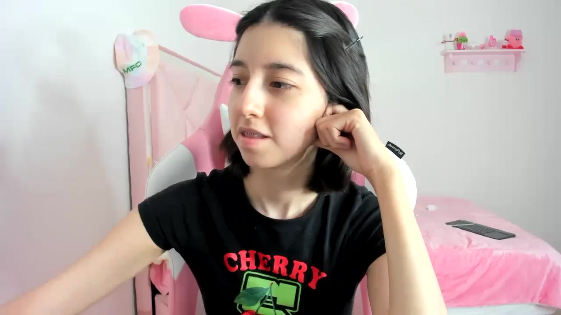 Gallery image thumbnail from Cherrycute666's myfreecams stream on, 02/11/2024, 06:17 image 11 of 20