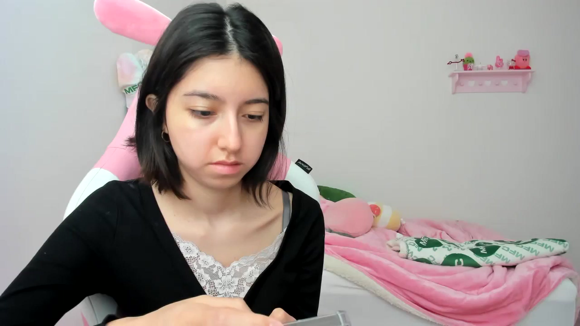 Gallery image thumbnail from Cherrycute666's myfreecams stream on, 02/11/2024, 19:07 image 17 of 20