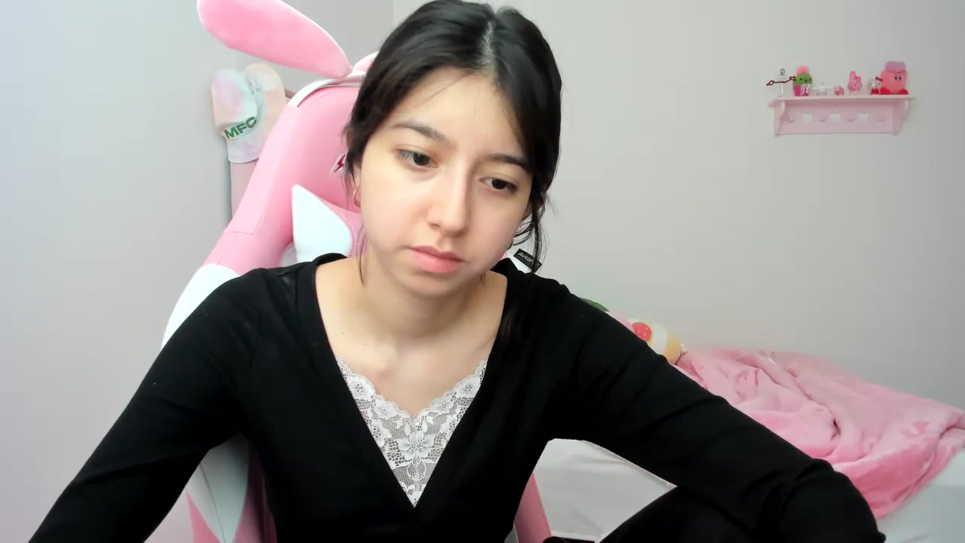 Gallery image thumbnail from Cherrycute666's myfreecams stream on, 02/11/2024, 19:07 image 6 of 20