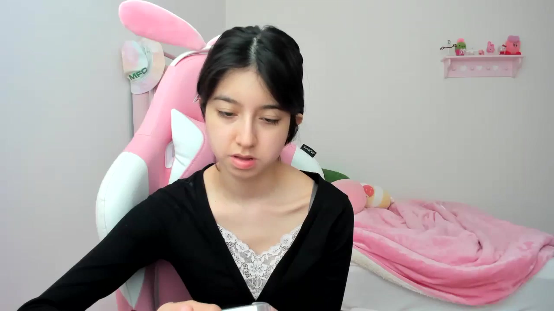 Gallery image thumbnail from Cherrycute666's myfreecams stream on, 02/11/2024, 19:07 image 2 of 20