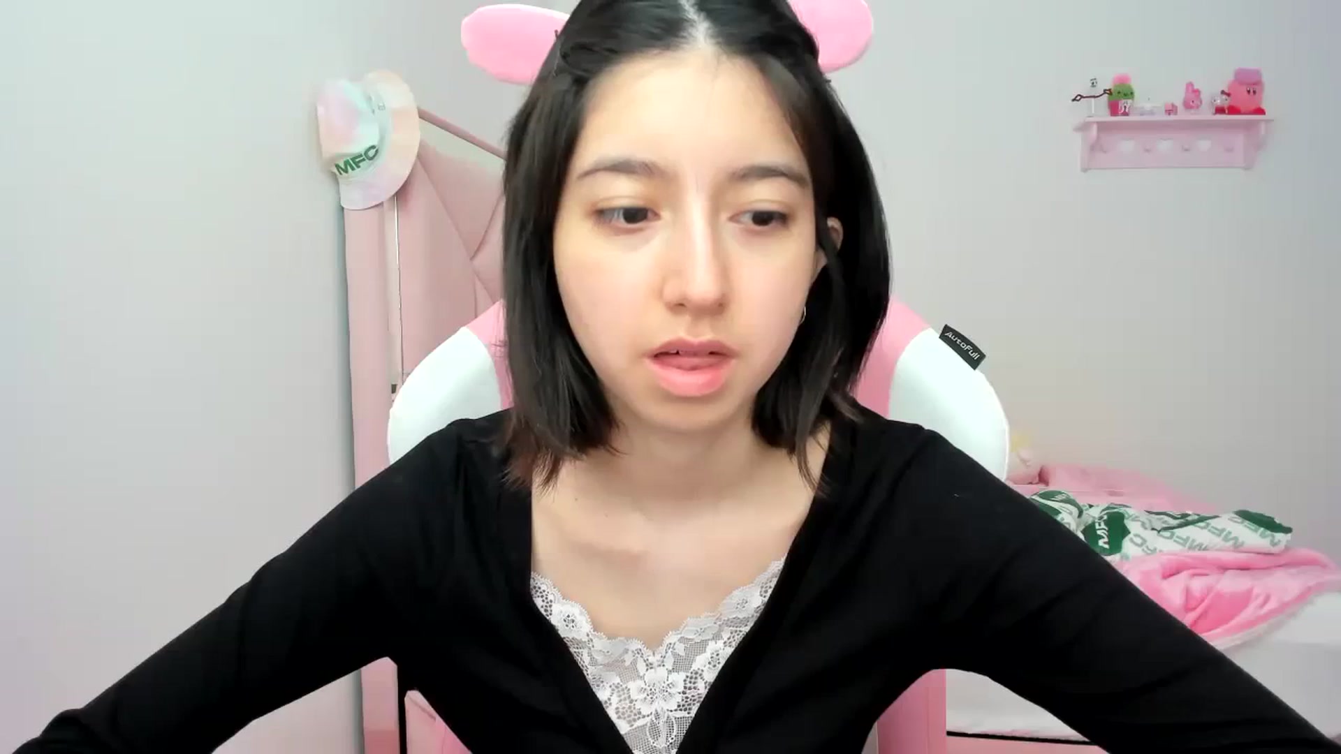 Gallery image thumbnail from Cherrycute666's myfreecams stream on, 02/12/2024, 24:05 image 4 of 20