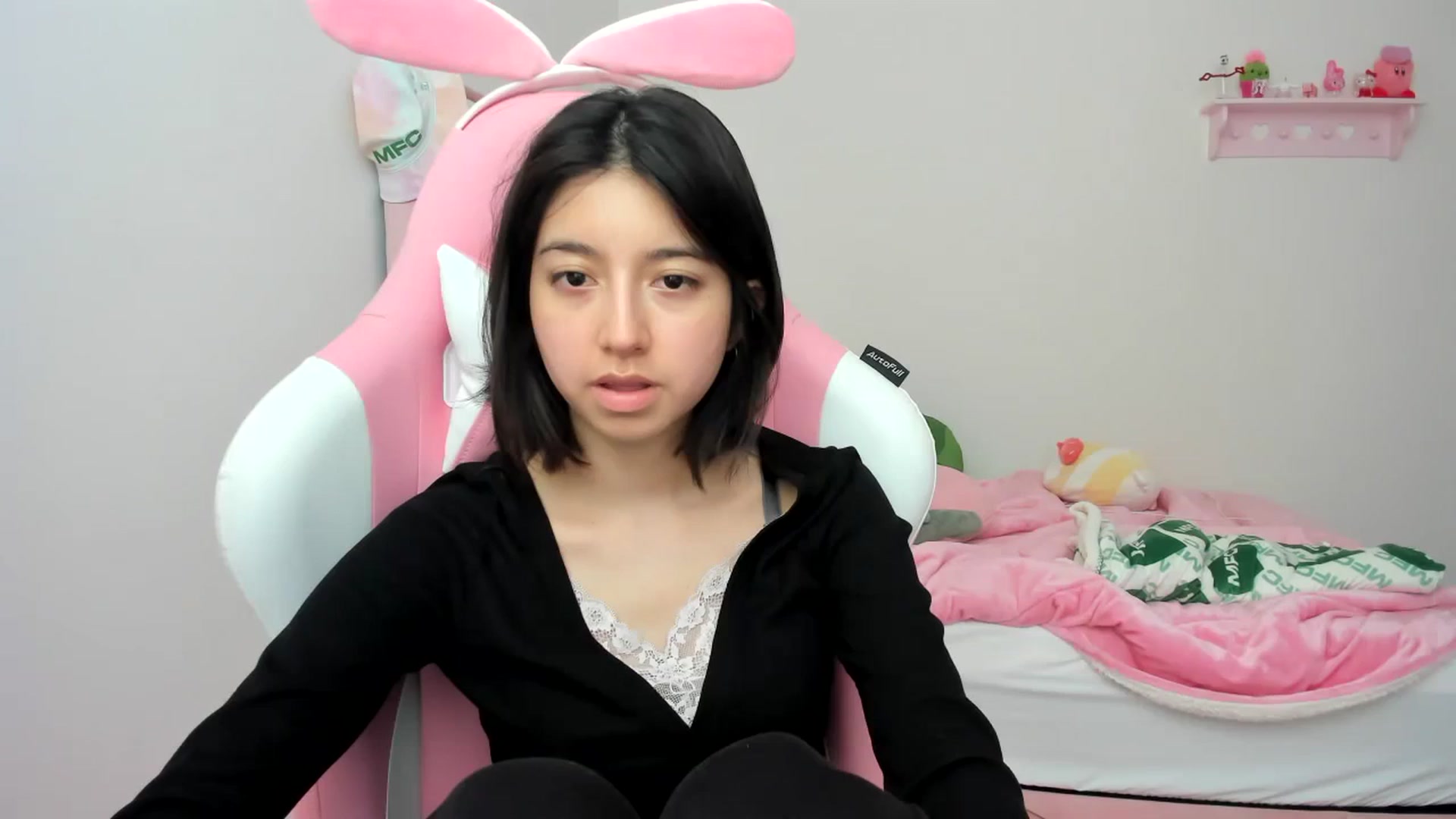 Gallery image thumbnail from Cherrycute666's myfreecams stream on, 02/12/2024, 24:05 image 1 of 20