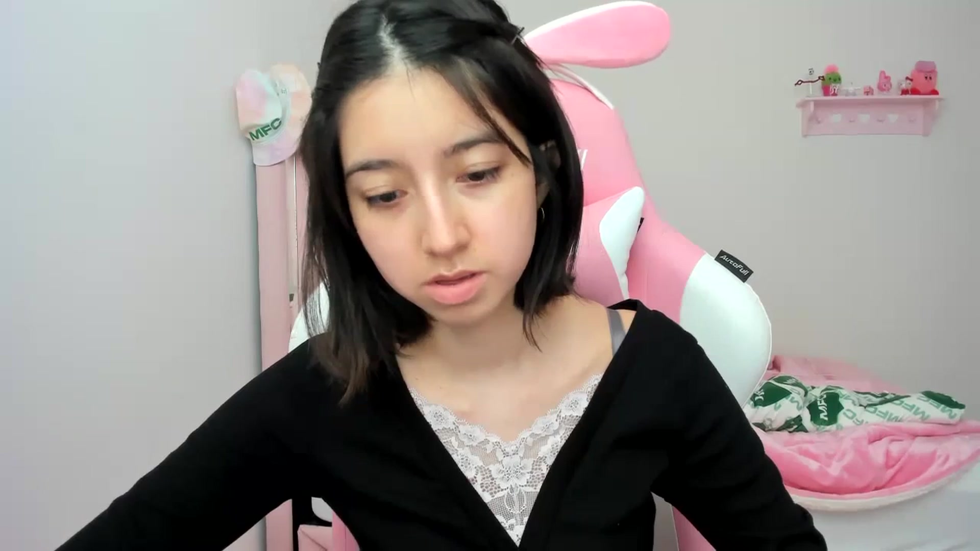 Gallery image thumbnail from Cherrycute666's myfreecams stream on, 02/12/2024, 24:05 image 6 of 20