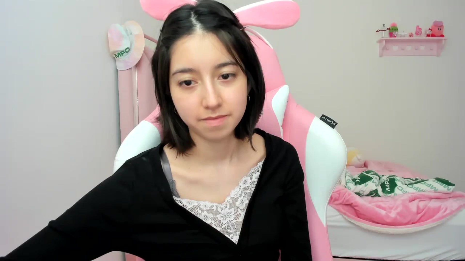Gallery image thumbnail from Cherrycute666's myfreecams stream on, 02/12/2024, 24:05 image 5 of 20