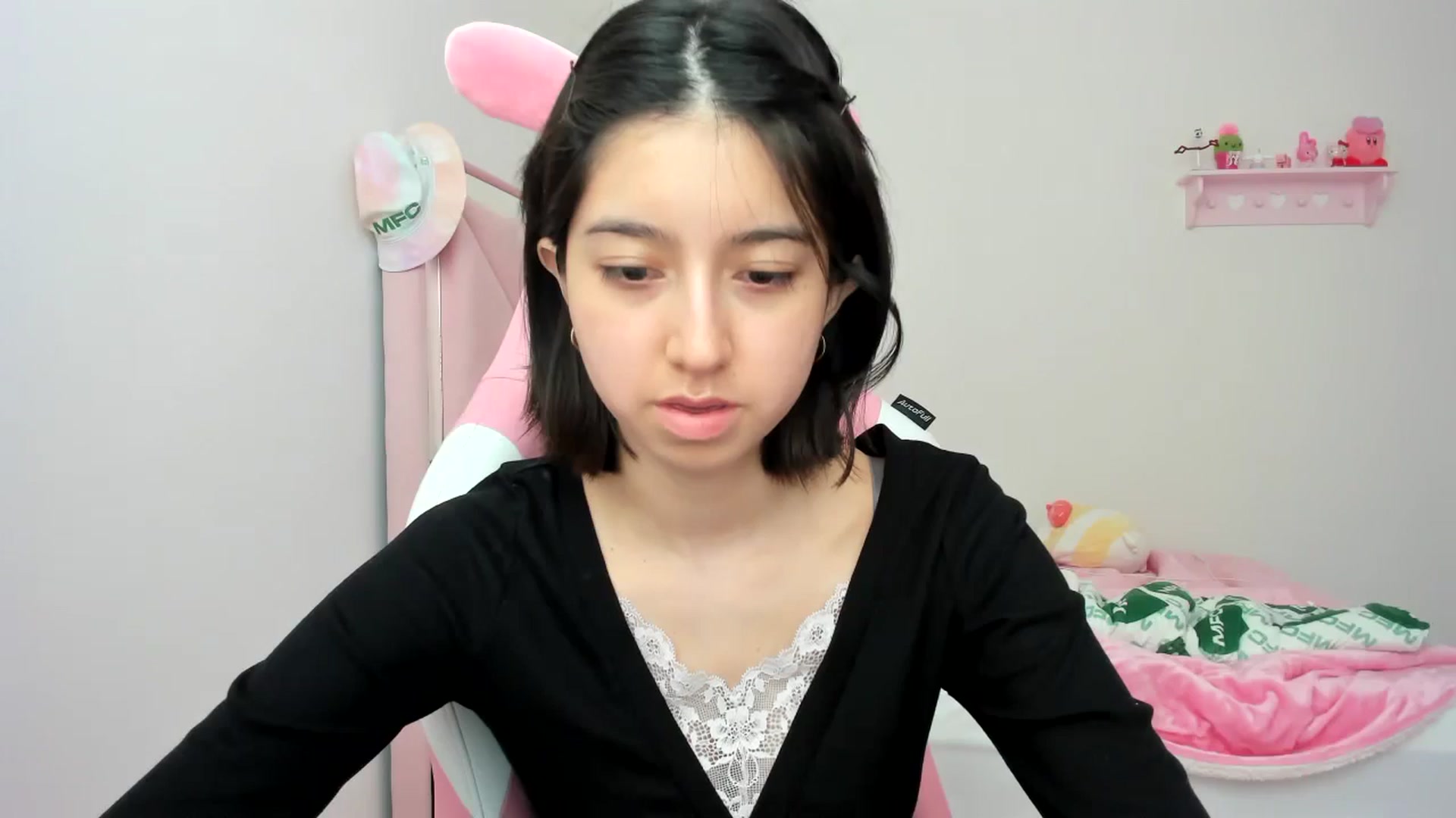 Gallery image thumbnail from Cherrycute666's myfreecams stream on, 02/12/2024, 24:05 image 7 of 20