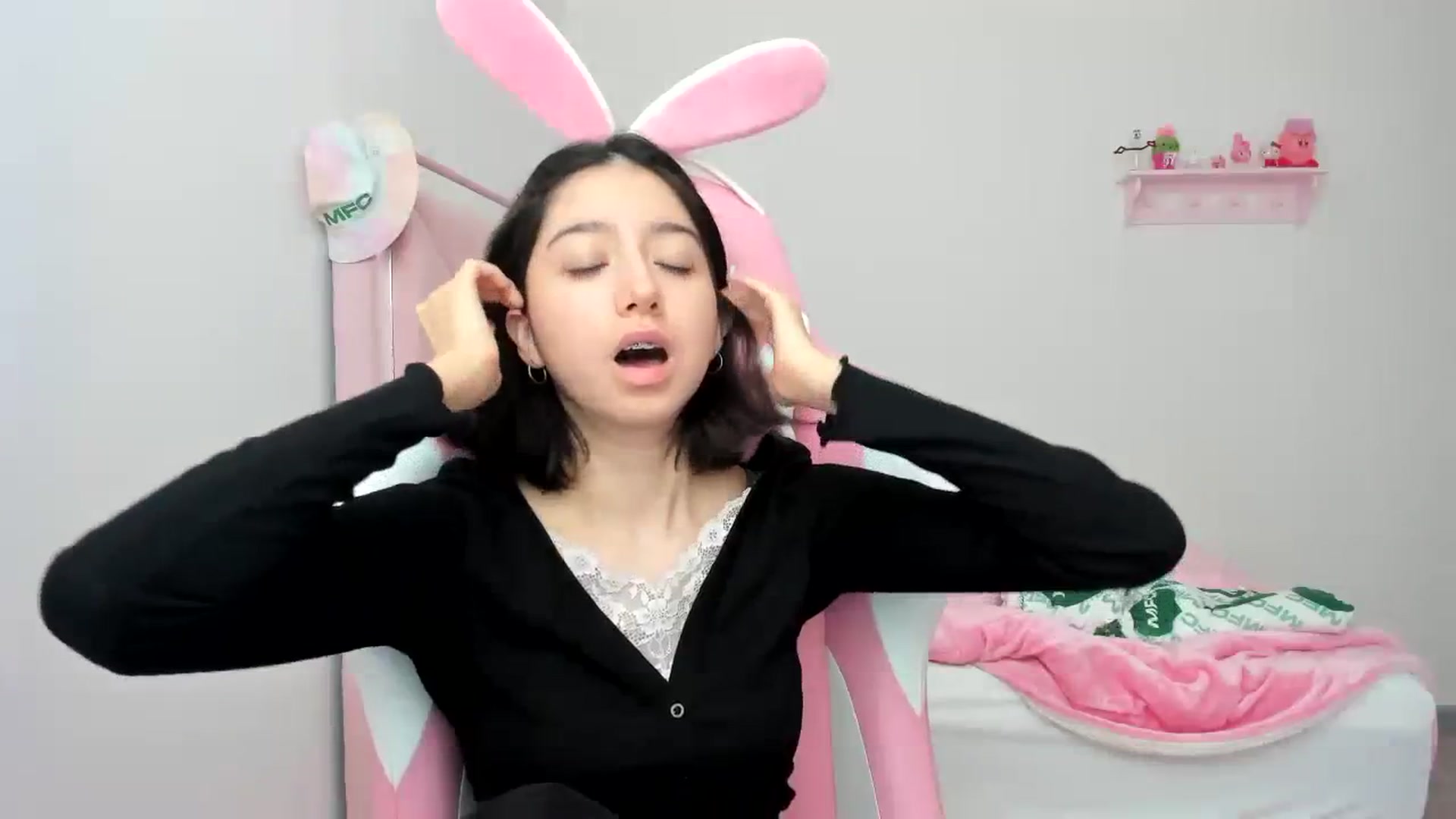 Gallery image thumbnail from Cherrycute666's myfreecams stream on, 02/12/2024, 24:05 image 10 of 20