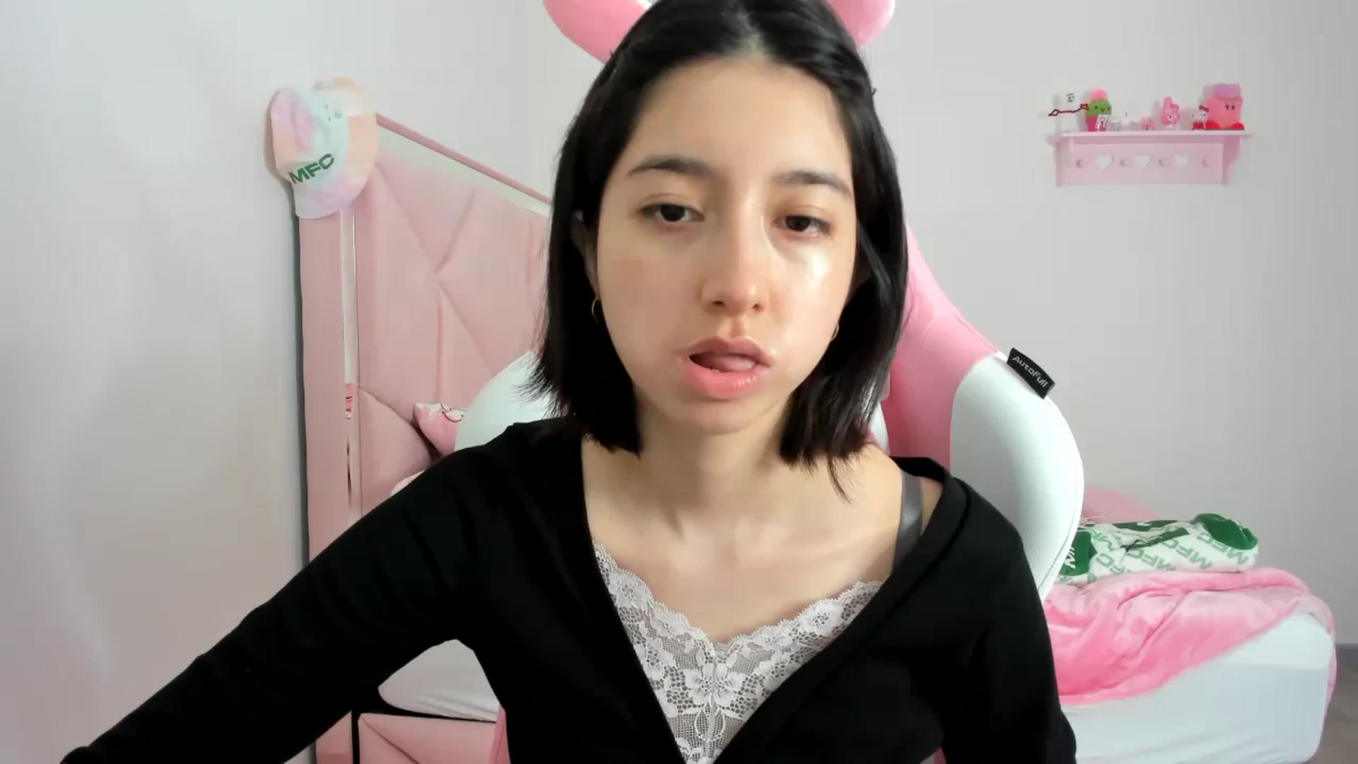 Gallery image thumbnail from Cherrycute666's myfreecams stream on, 02/12/2024, 24:05 image 19 of 20