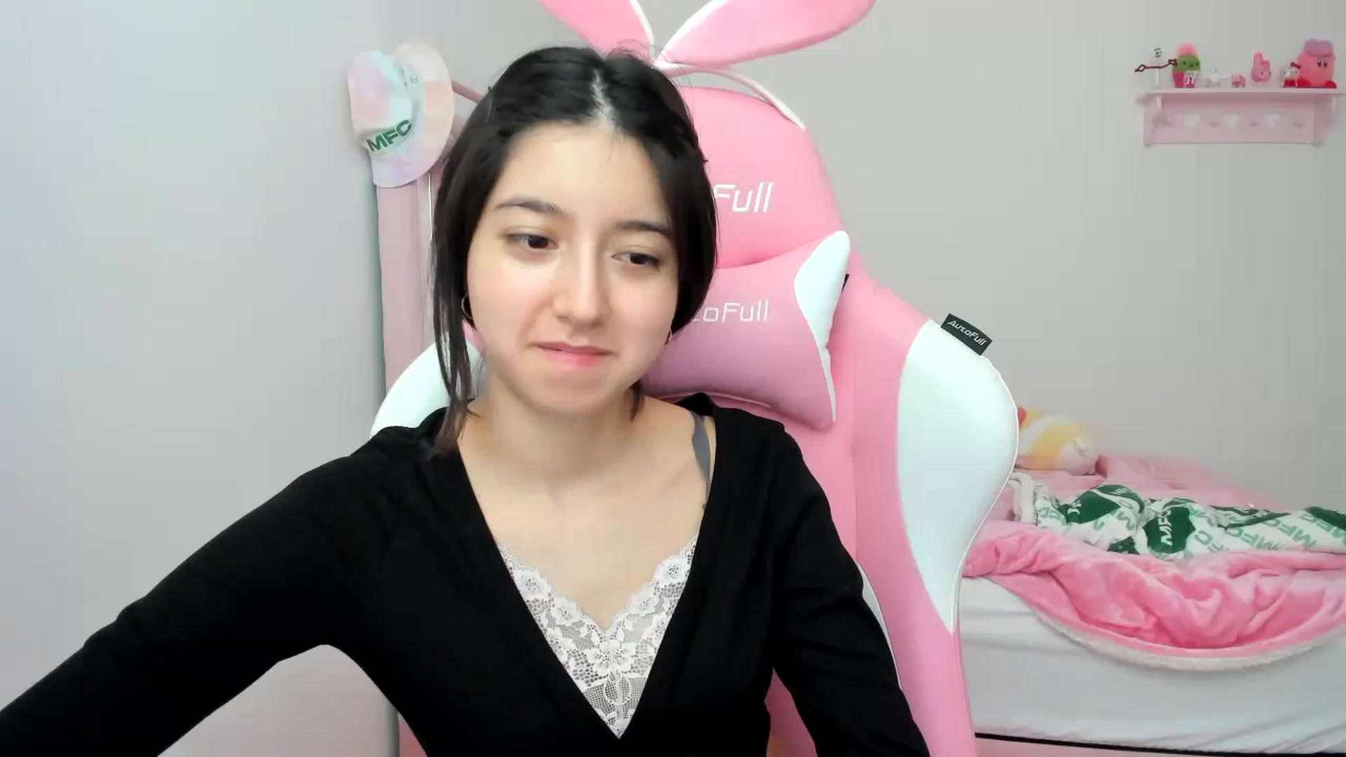 Gallery image thumbnail from Cherrycute666's myfreecams stream on, 02/12/2024, 24:05 image 12 of 20